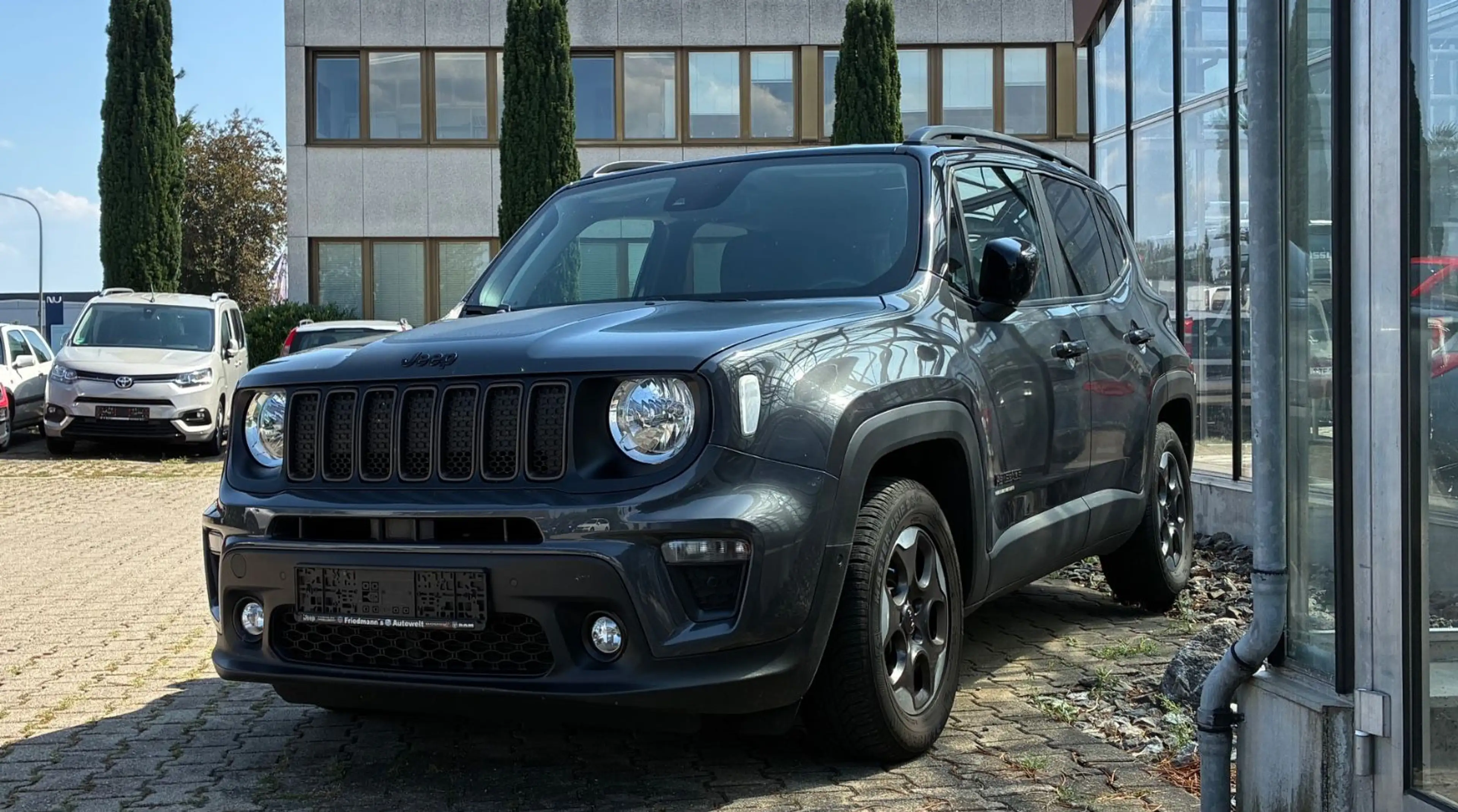 Jeep Renegade Longitude Mild-Hybrid FWD — photo 3