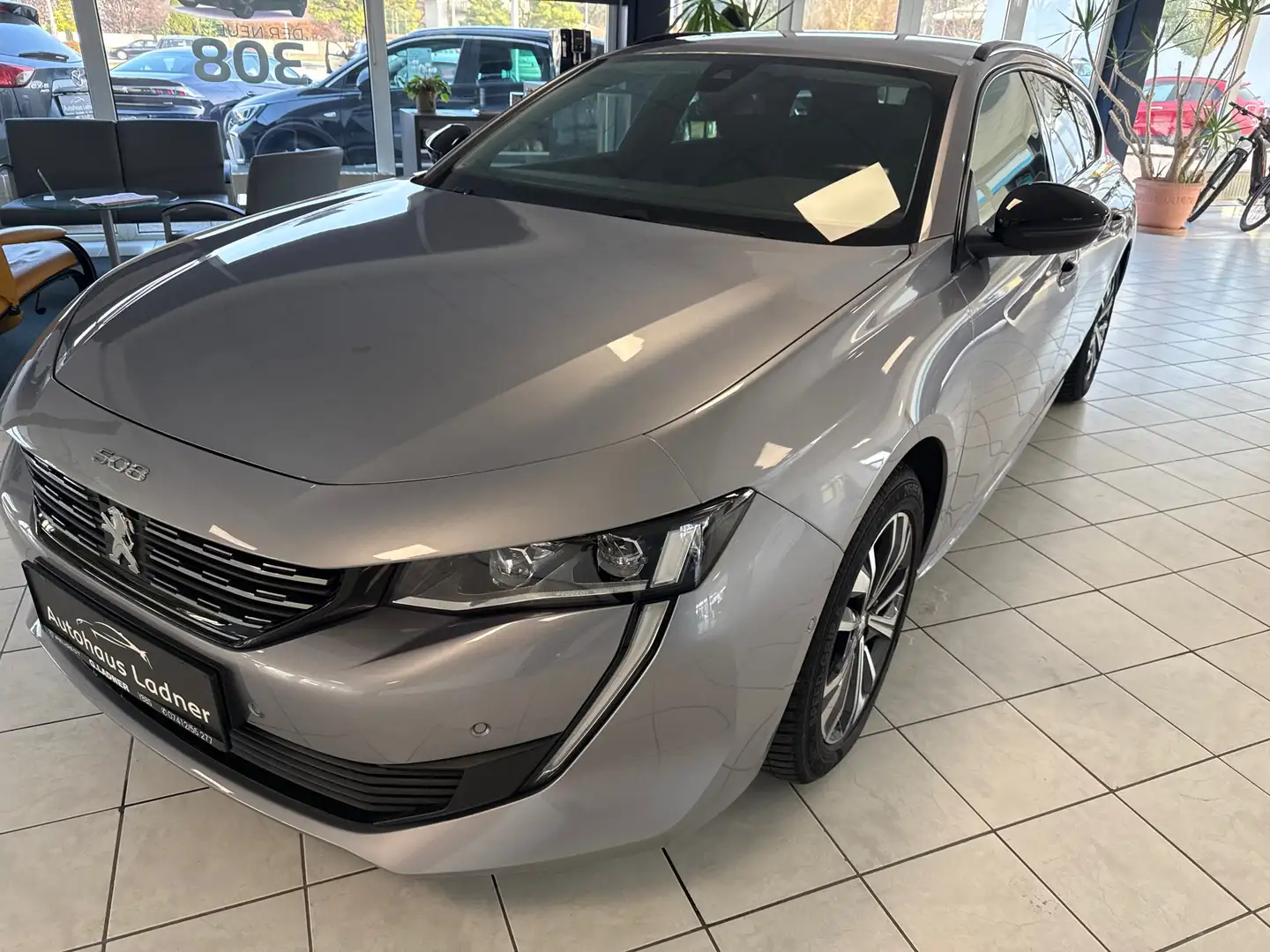 Peugeot 508 SW Allure Pack 1,5 BlueHDi 130 EAT8 Gris - 1