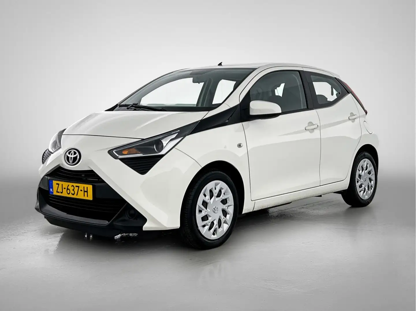 Toyota Aygo 1.0 VVT-i x-play limited | Airco | Camera | Apple Wit - 1