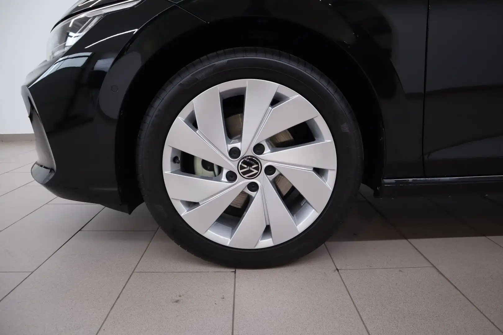 Volkswagen Golf Rabbit mHEV DSG Schwarz - 2