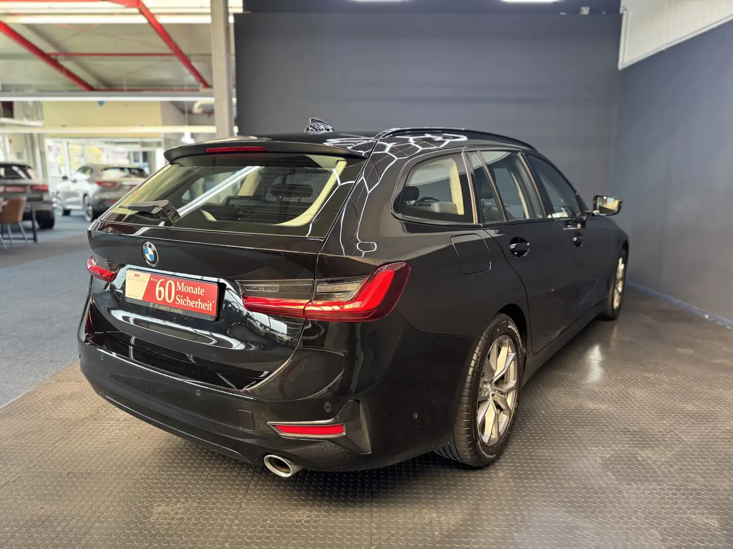 BMW 320 d Sport Line*3J.Garantie*LED*2.Hand*AppleCar Schwarz - 2