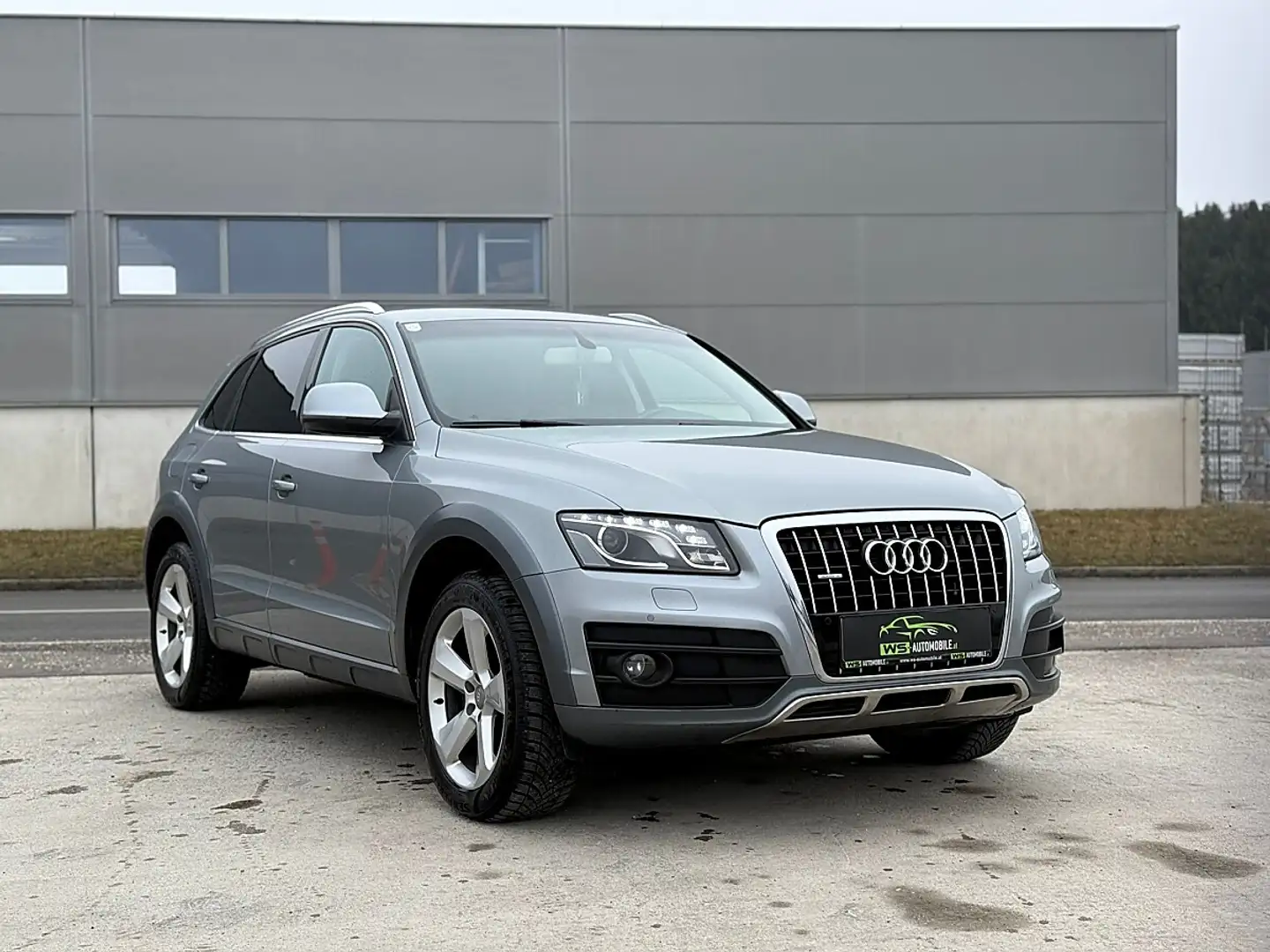 Audi Q5 3,0 TDI quattro DPF S-tronic Bang&Olufsen,AHK Grau - 2