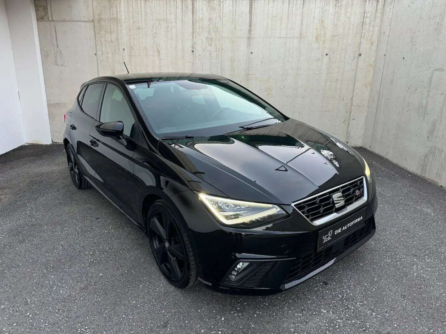 SEAT Ibiza 1,0 FR**SPORT**ACC**SERVICE**PICKERL**LED** Schwarz - 1