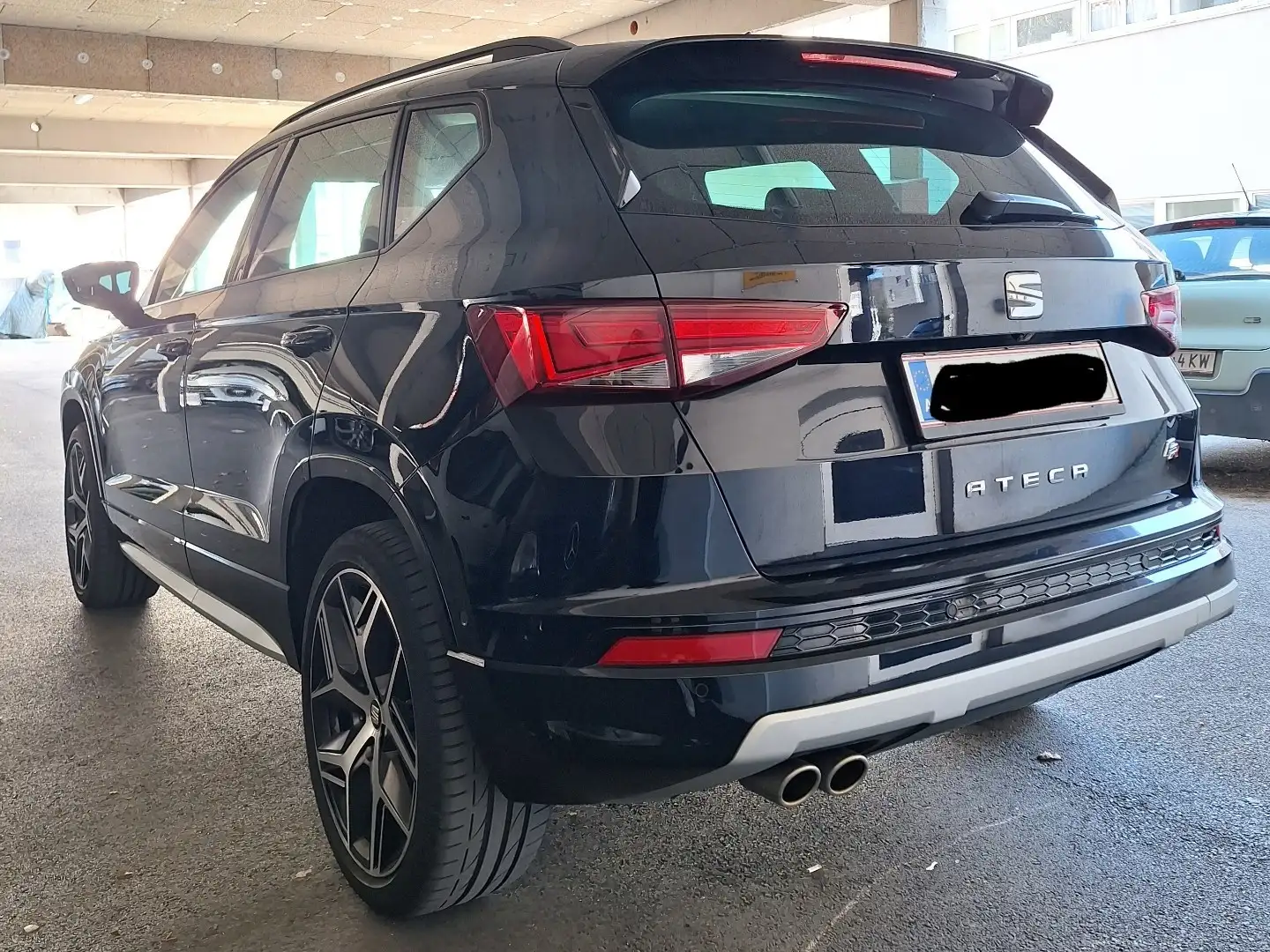 SEAT Ateca 1,5 FR ACT TSI DSG Schwarz - 2