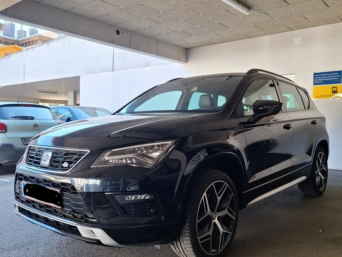 SEAT Ateca 1,5 FR ACT TSI DSG Schwarz - 1