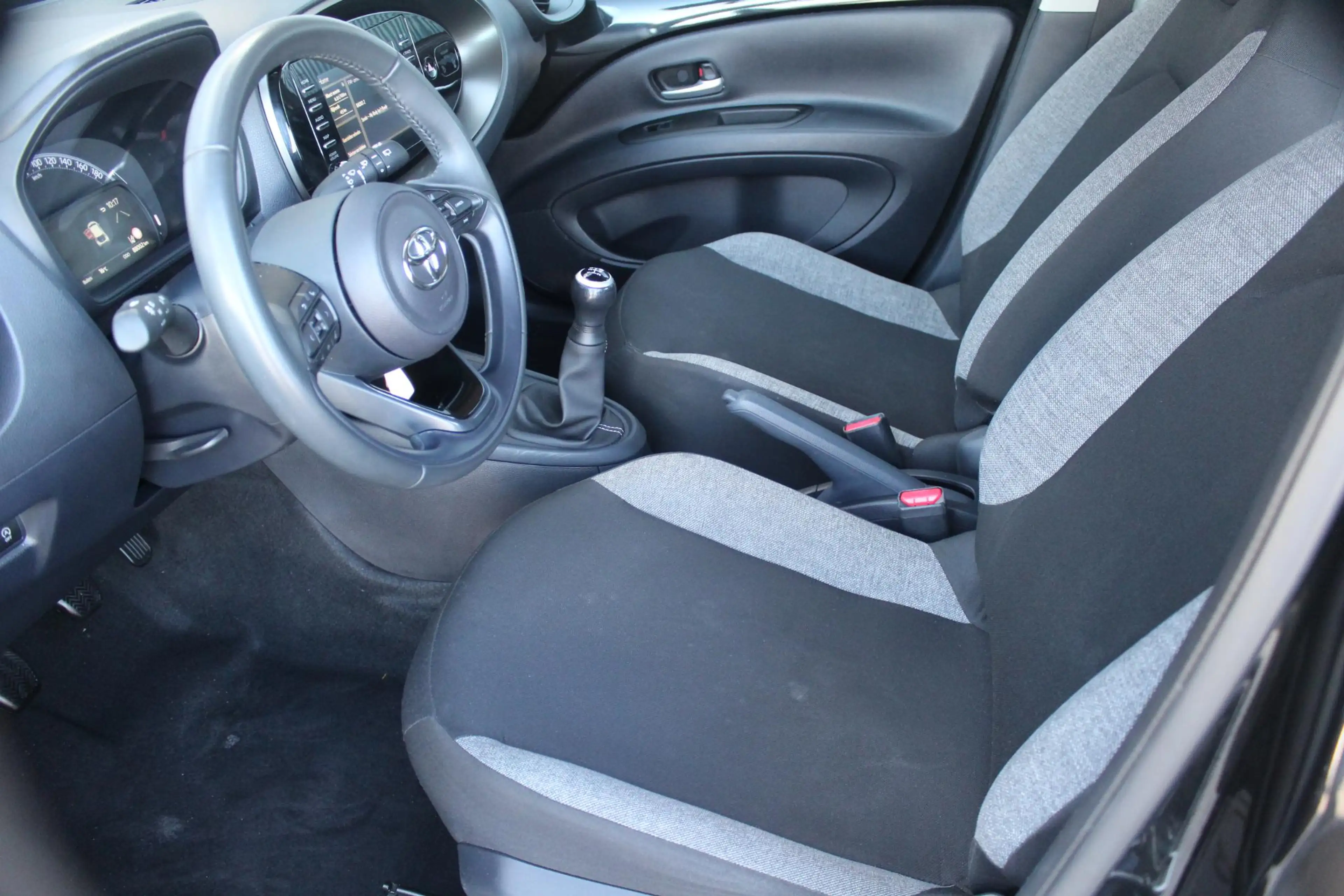 Toyota Aygo X 1.0 VVT-i MT Play | Incl. 12 Maanden garantie | Ai — photo 13