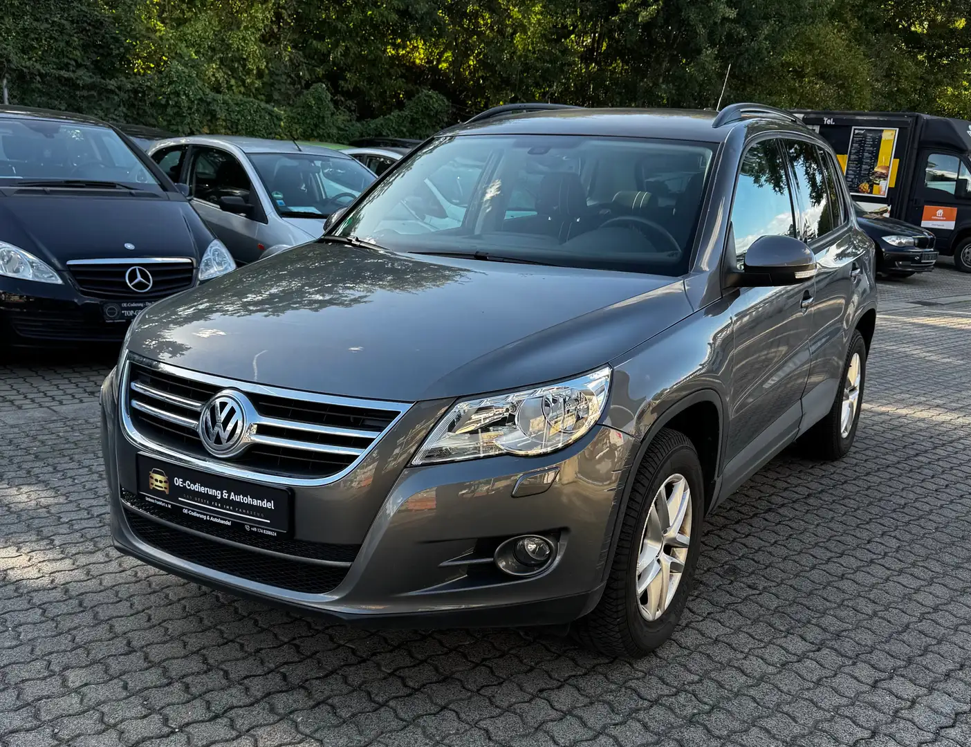 Volkswagen Tiguan 1.4 Freestyle BMT *wenig KM*TÜV & Service NEU* Grau - 2