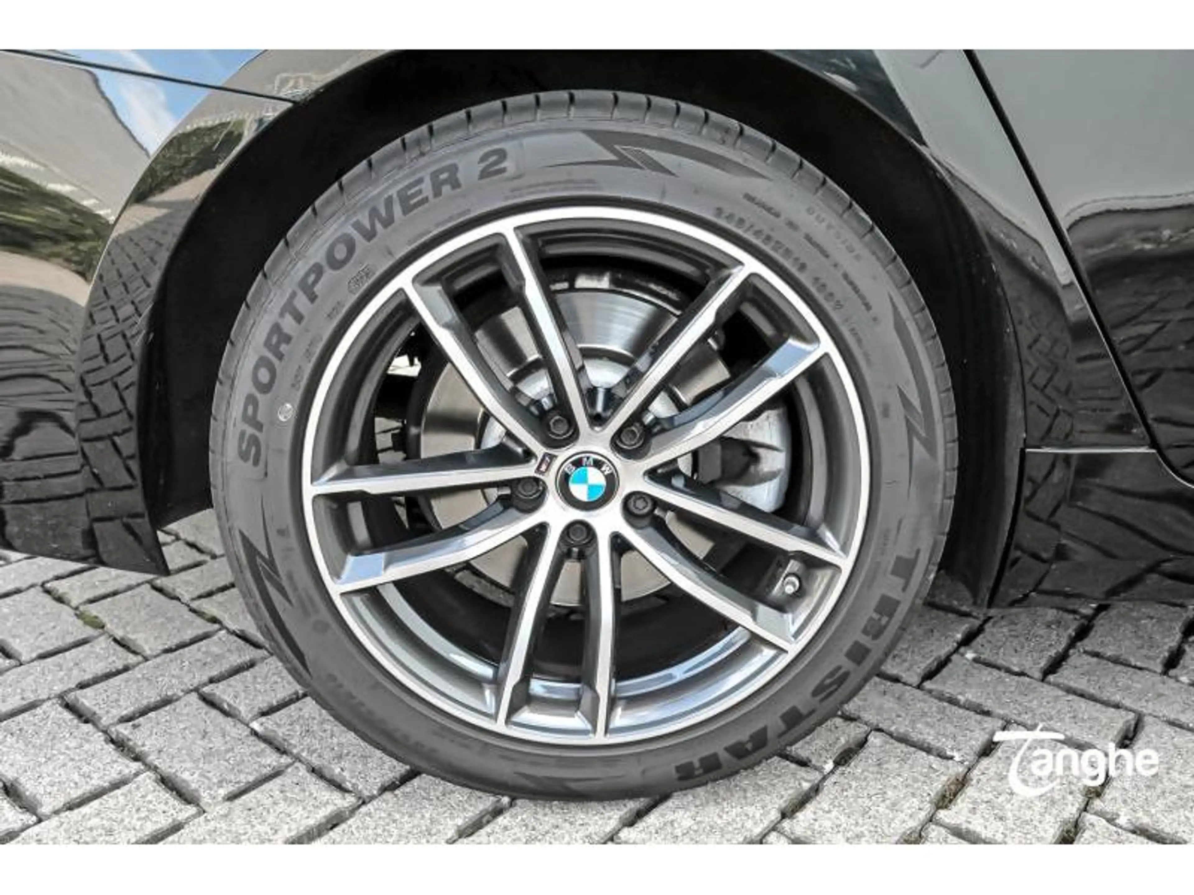 BMW 518 — photo 8
