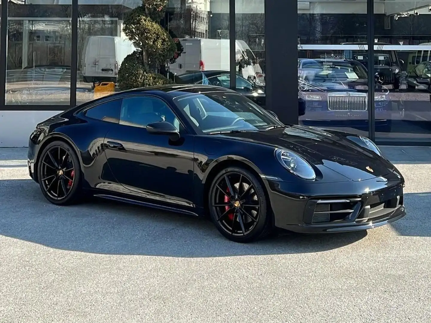 Porsche 992 Carrera 4S Schwarz - 1