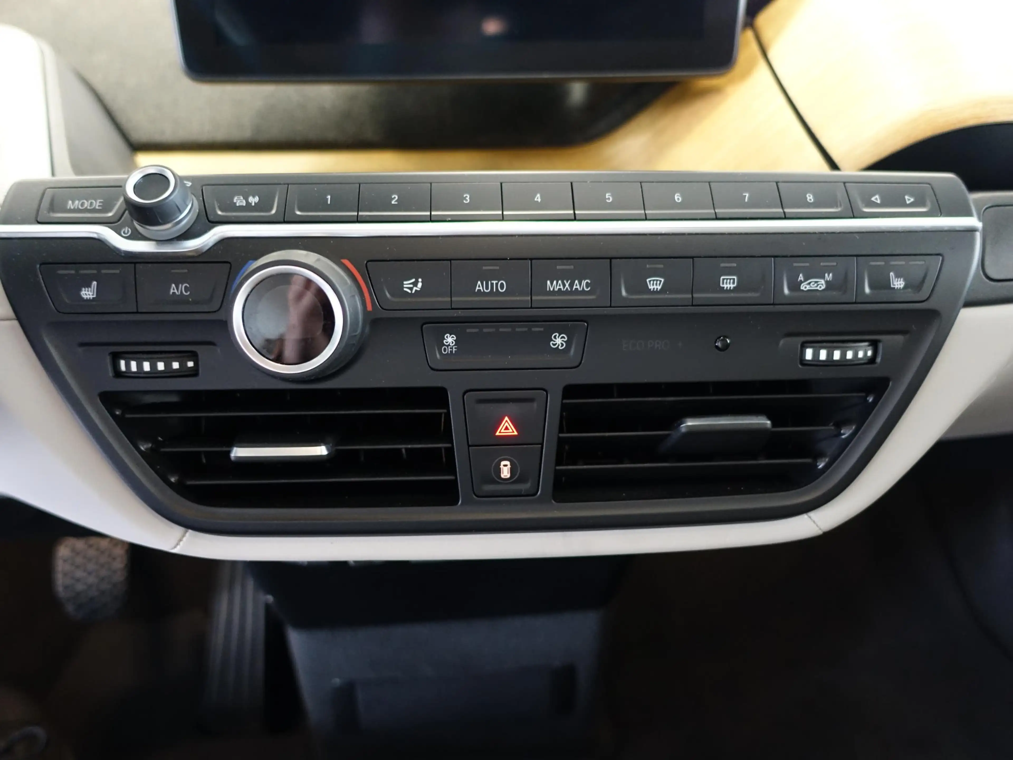 BMW i3 Basis 94Ah 33 kWh *24.265 Km / Navigatie / LMV * — photo 12