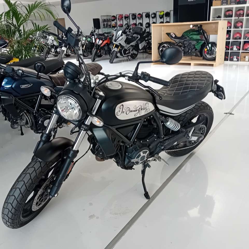 Ducati Scrambler Sixty2