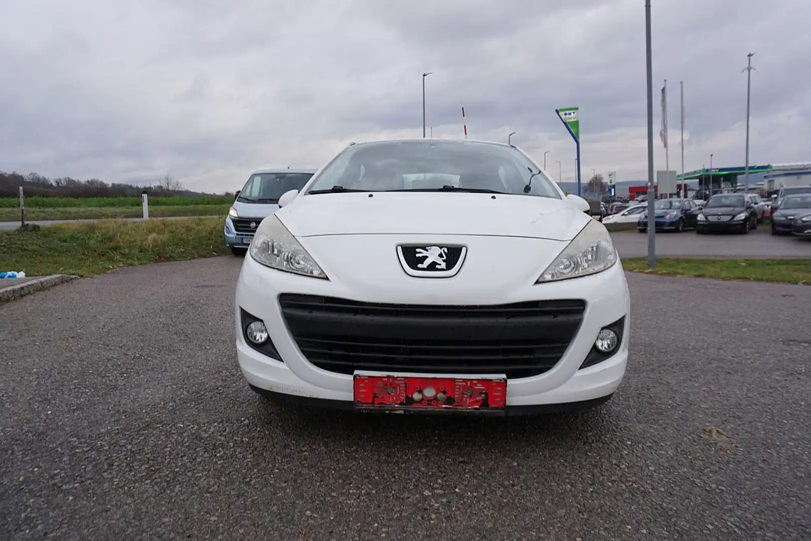 Peugeot 207 Trendy 1,4 HDi 70 FAP Weiß - 1