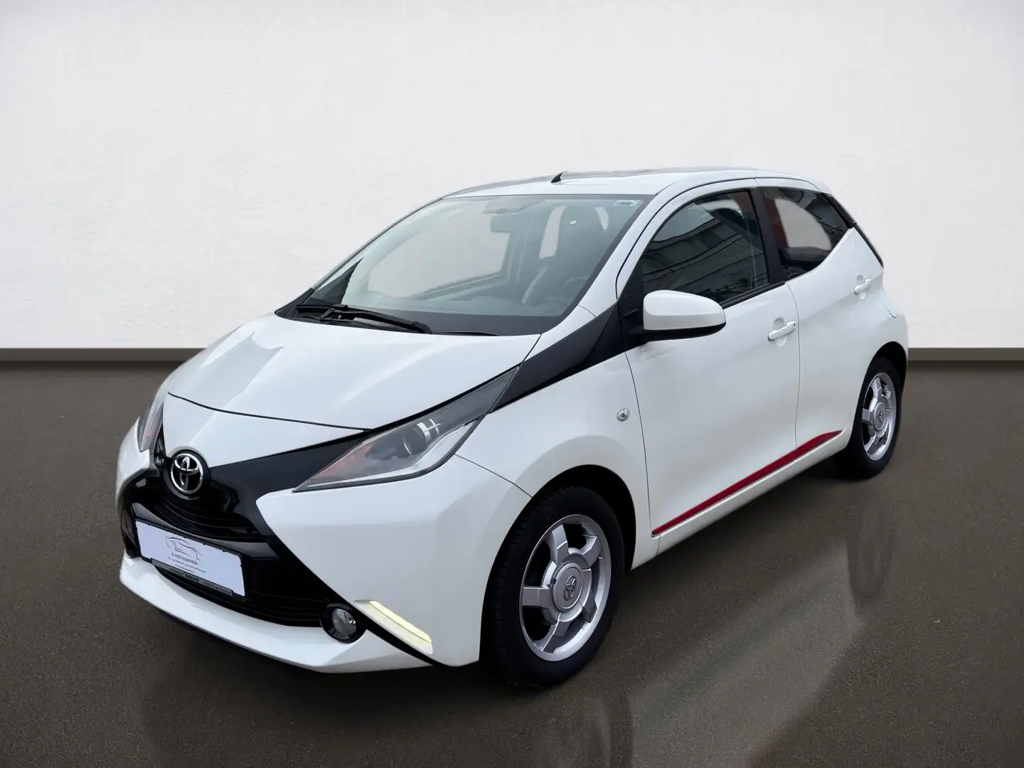 Toyota Aygo x-play touch*LMF*Kamera* Alb - 1