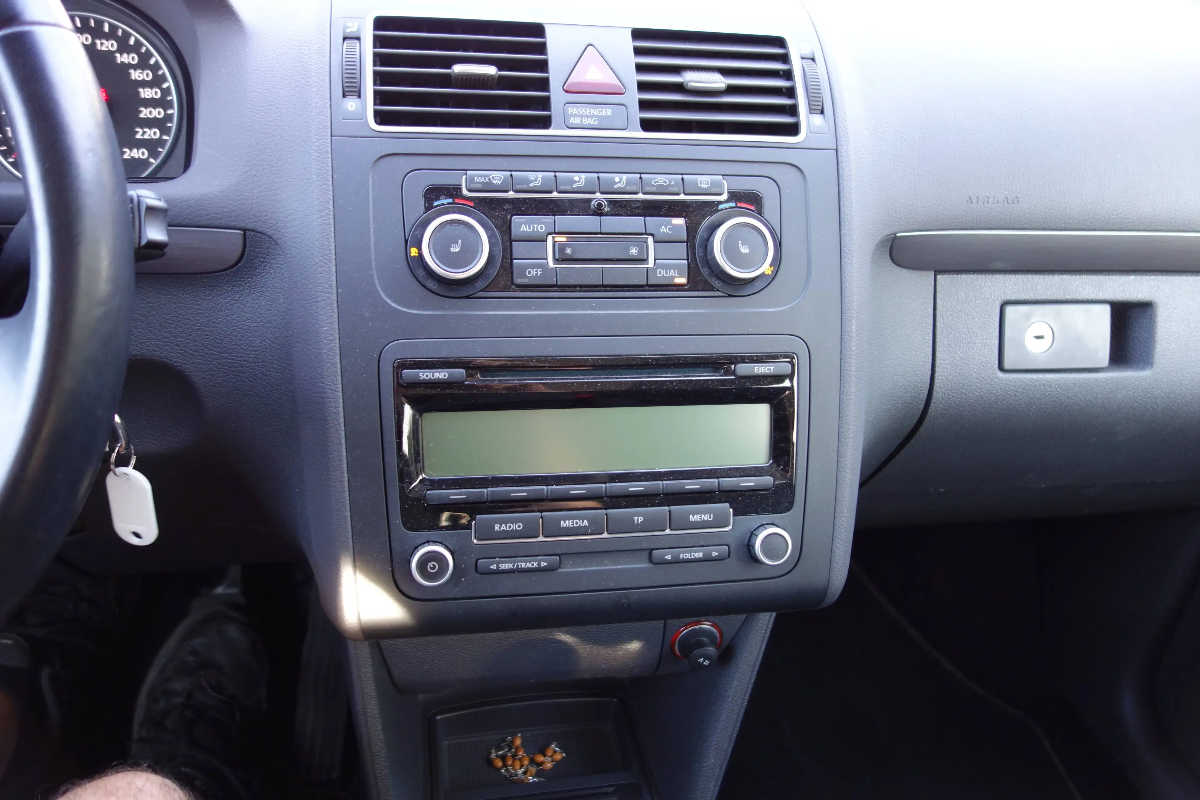 Volkswagen Touran Touran Diesel 1.6 TDI DPF BlueMotion Technology Comfortline — photo 12