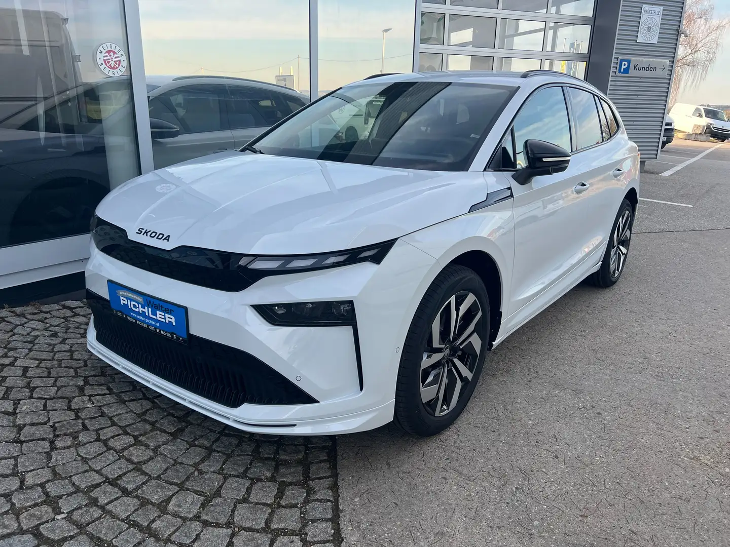Skoda Enyaq Sportline 85x Weiß - 1