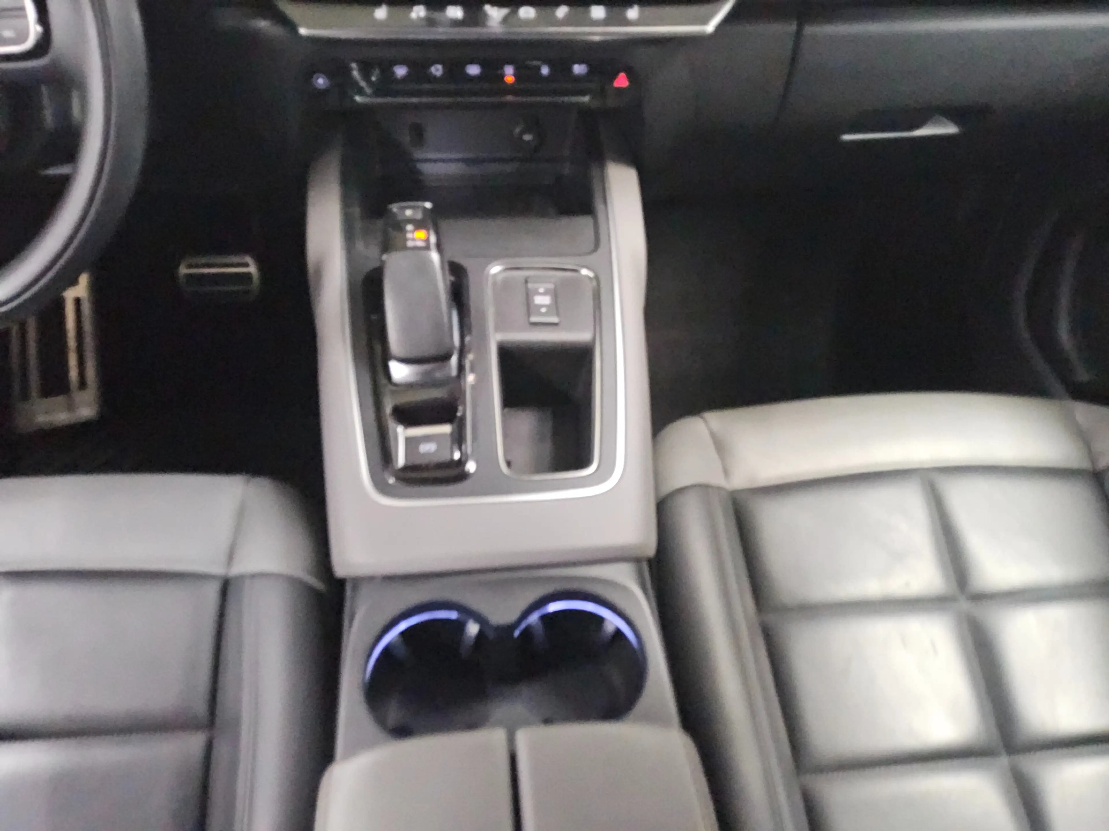 Citroen C5 Aircross C5 AIRCROSS T-LEDER NAVI KLIMAAUT RADIO TEMPO MFL SHZ VC PDC Leder LED RfK — photo 6