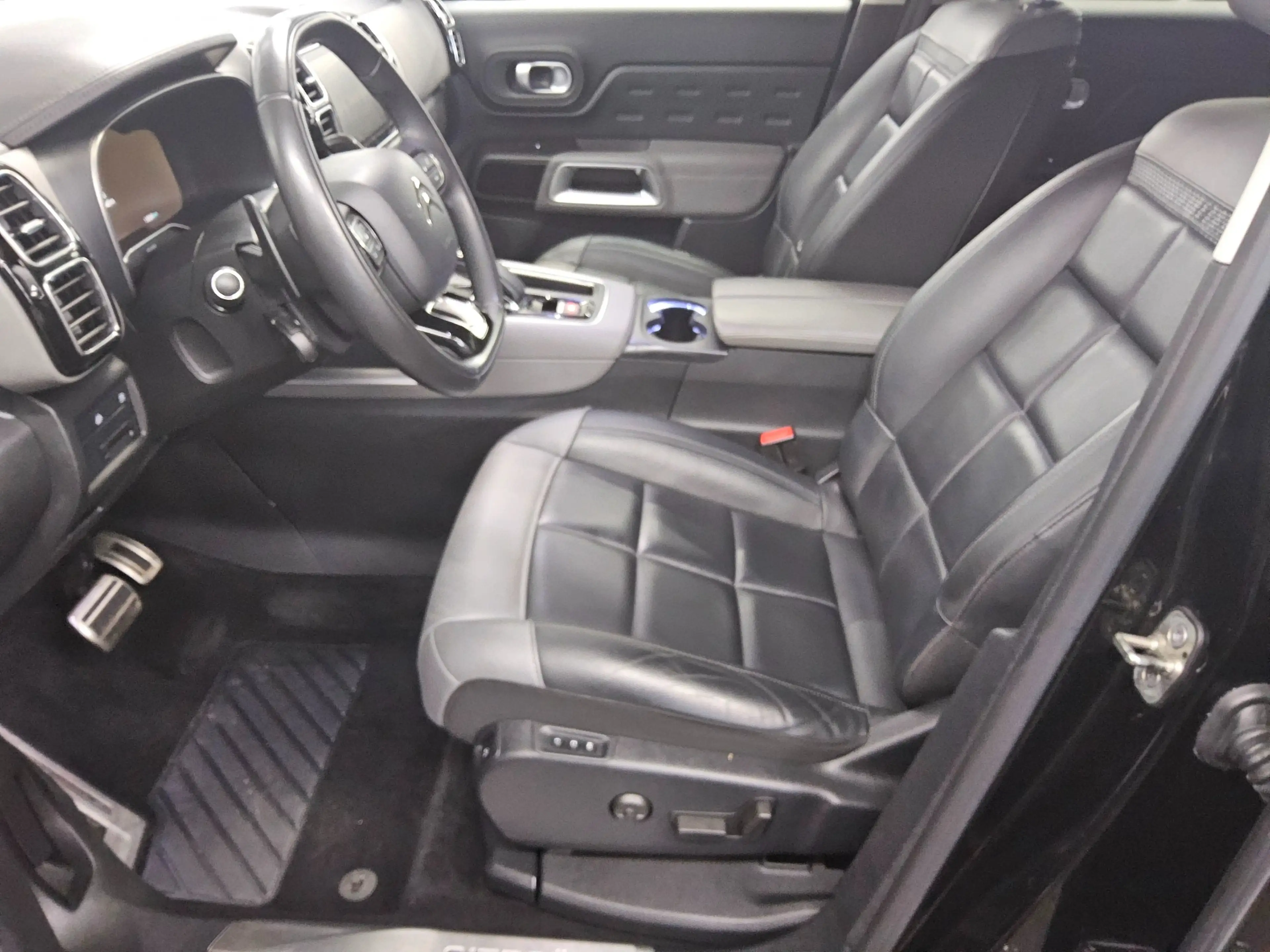 Citroen C5 Aircross C5 AIRCROSS T-LEDER NAVI KLIMAAUT RADIO TEMPO MFL SHZ VC PDC Leder LED RfK — photo 9