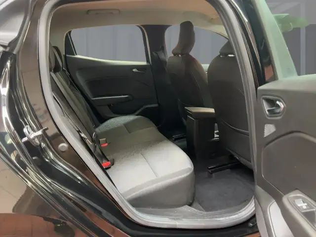 Renault Clio view 9