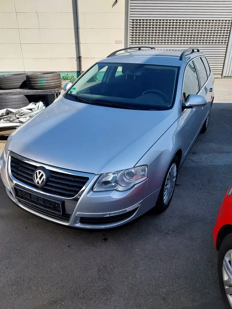 Volkswagen Passat Variant 2.0 FSI Comfortline Silber - 1