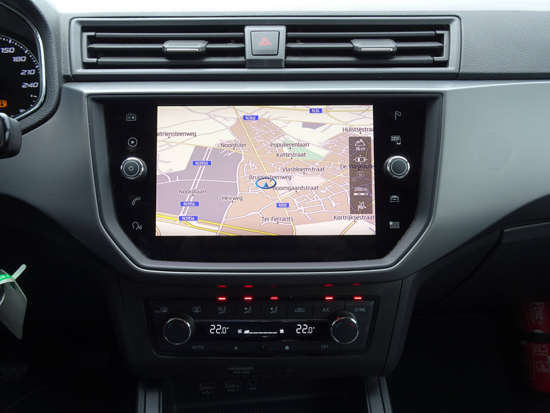 SEAT Ibiza 1.0i 5d. Style NAVI,TREKHAAK,CRUISE,BLUETH,AUT. AIRCO,ALU,EL. RAMEN,CENTR. VERGRENDELING,SERVO — photo 12