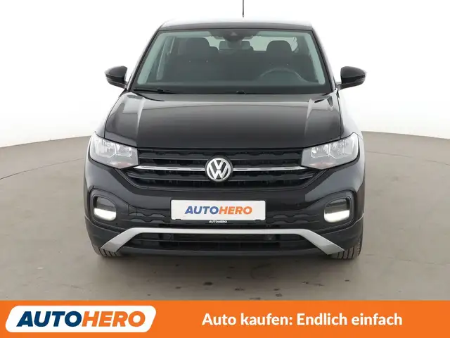 Volkswagen T-Cross view 9