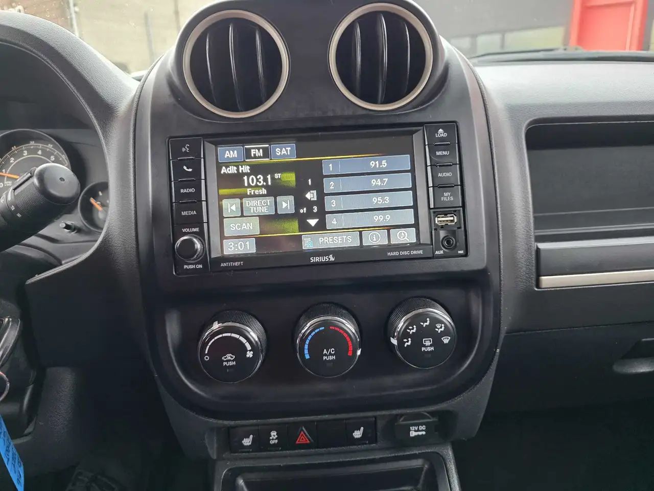 Jeep Patriot снимка Jeep Patriot