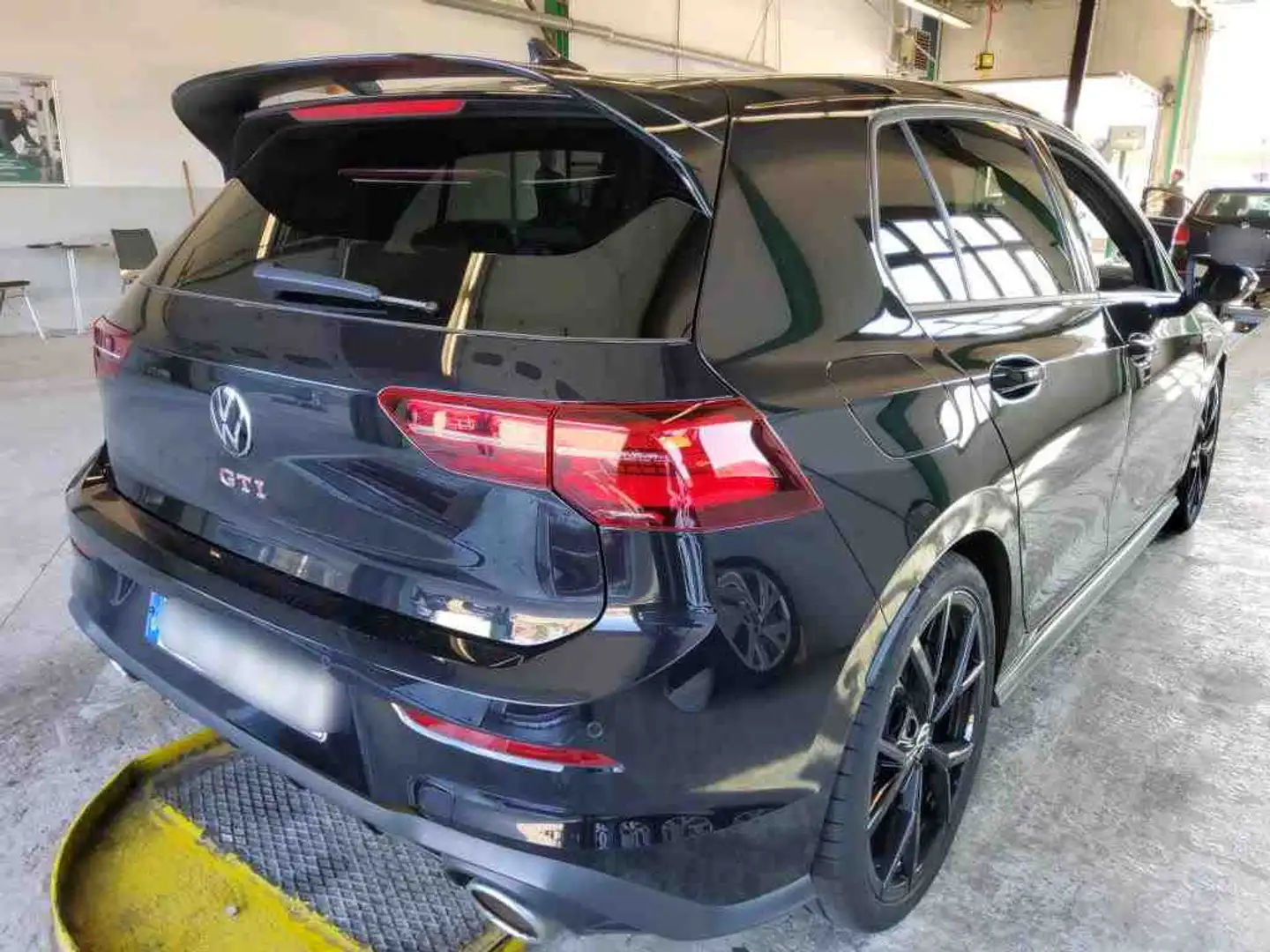 Volkswagen Golf GTI Clubsport 2.0 TSI DSG*NAVI*PANO*KAM*DCC Schwarz - 2