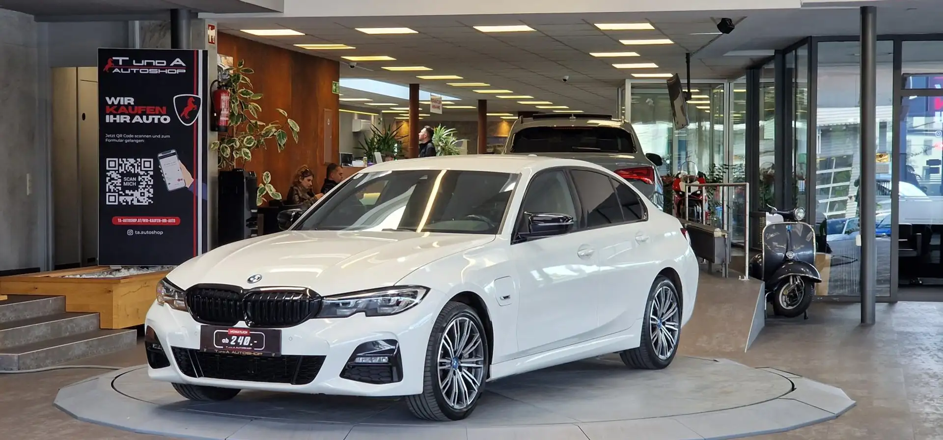 BMW 330 e xDrive M-Paket Aut. *Kamera*Digital-Cockpit*18Zo Weiß - 1