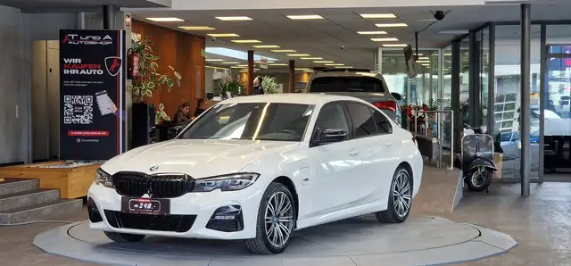 BMW 330 e xDrive M-Paket Aut. *Kamera*Digital-Cockpit*18Zo