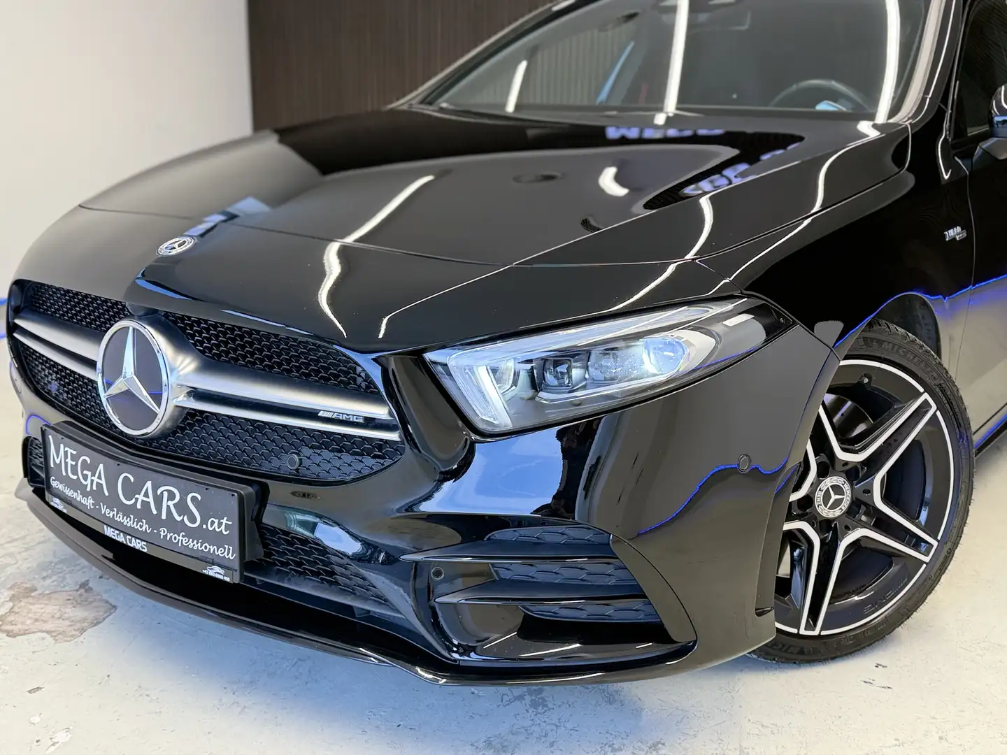 Mercedes-Benz A 35 AMG 4Matic Schwarz - 2