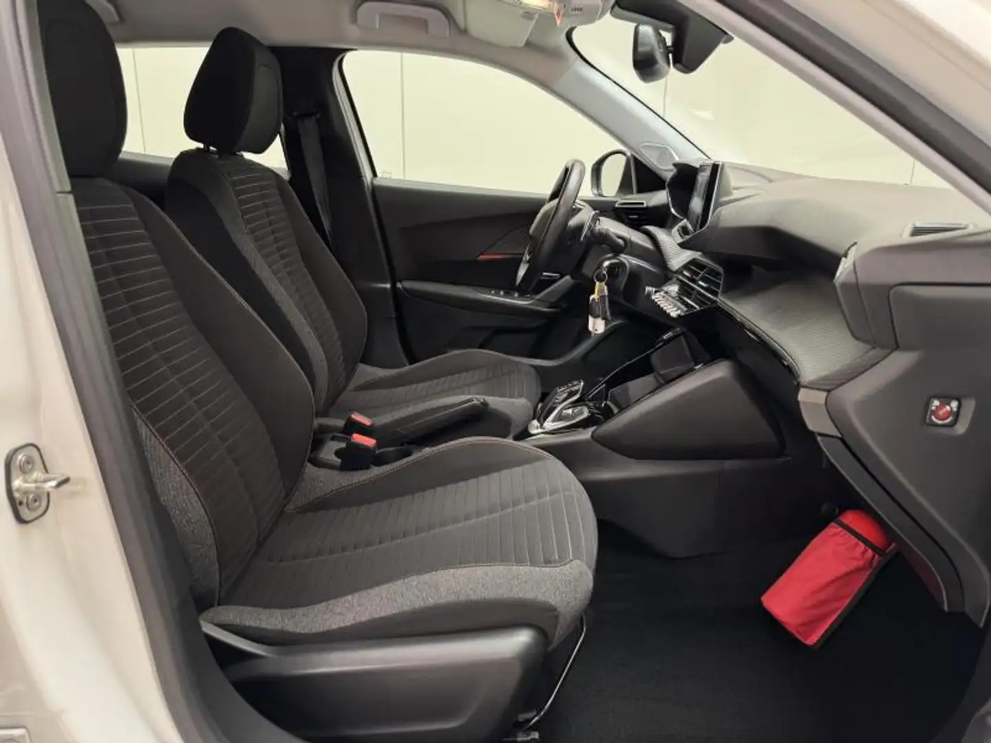 Peugeot 2008 1.2i EAT8 Active Pack LED|GPS|PDC|CARPLAY|CRUISE Blanc - 2