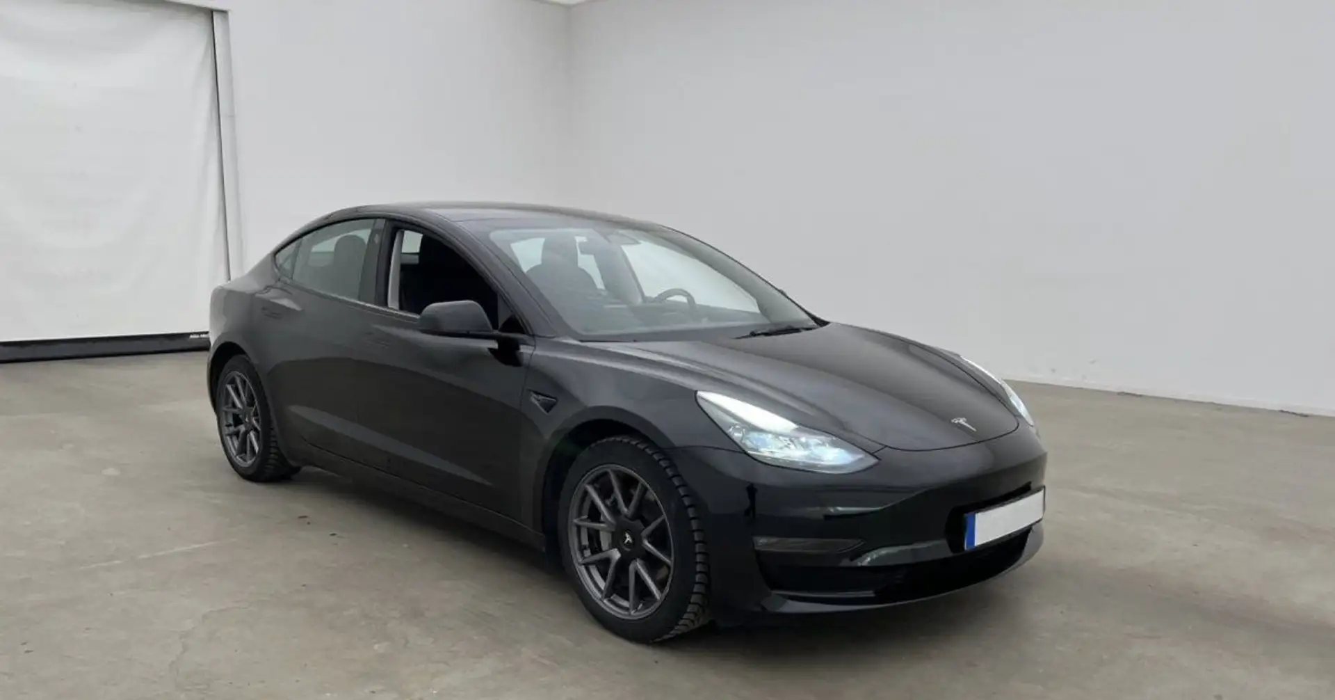 Tesla Model 3 Long Range AWD - 2