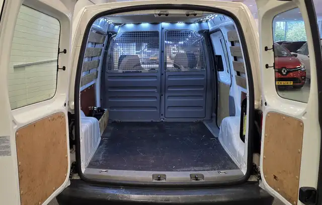 Volkswagen Caddy view 9