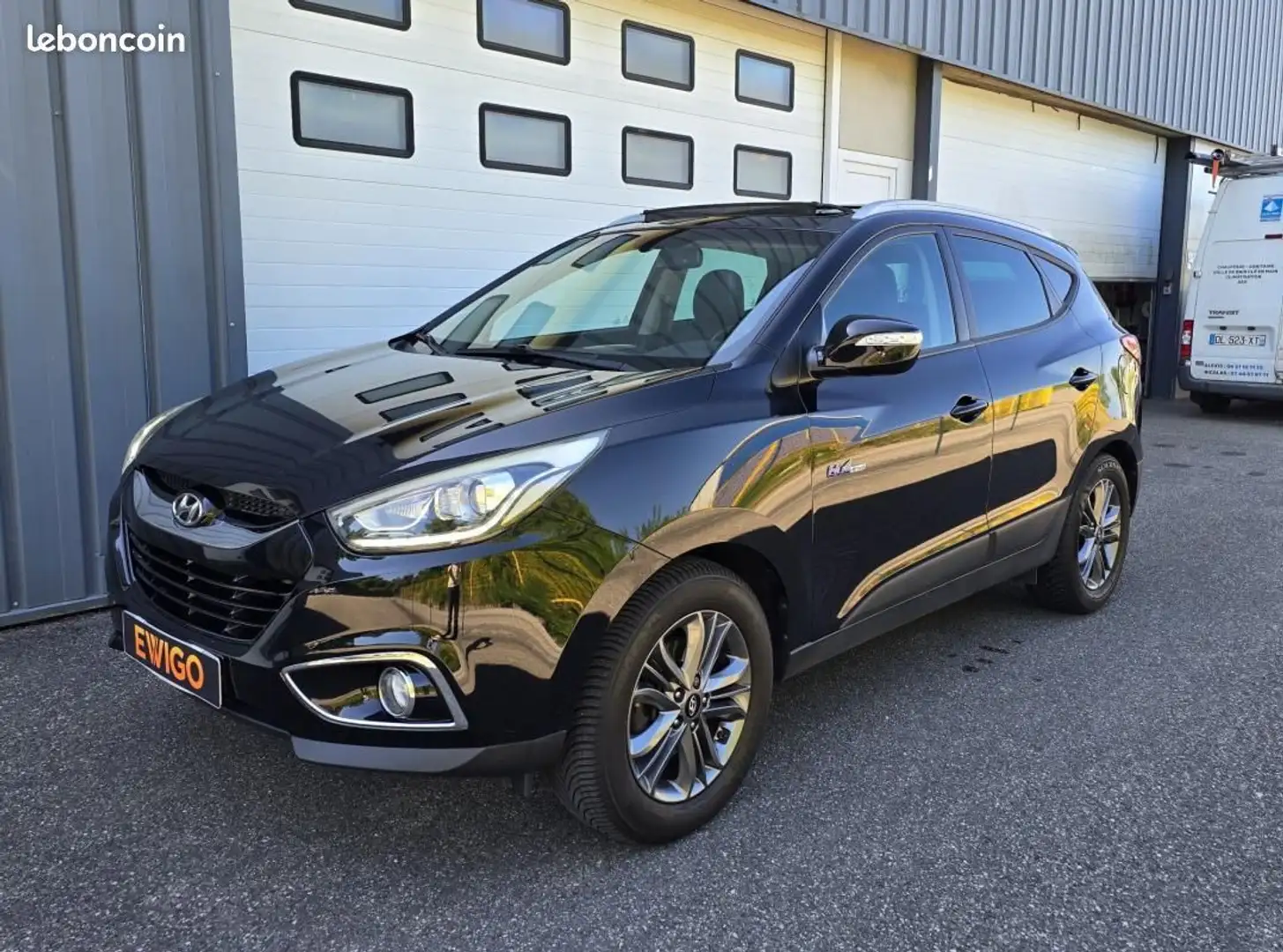 Hyundai iX35 1.7 CRDI 115ch PACK PREMIUM 2WD Чорний - 2