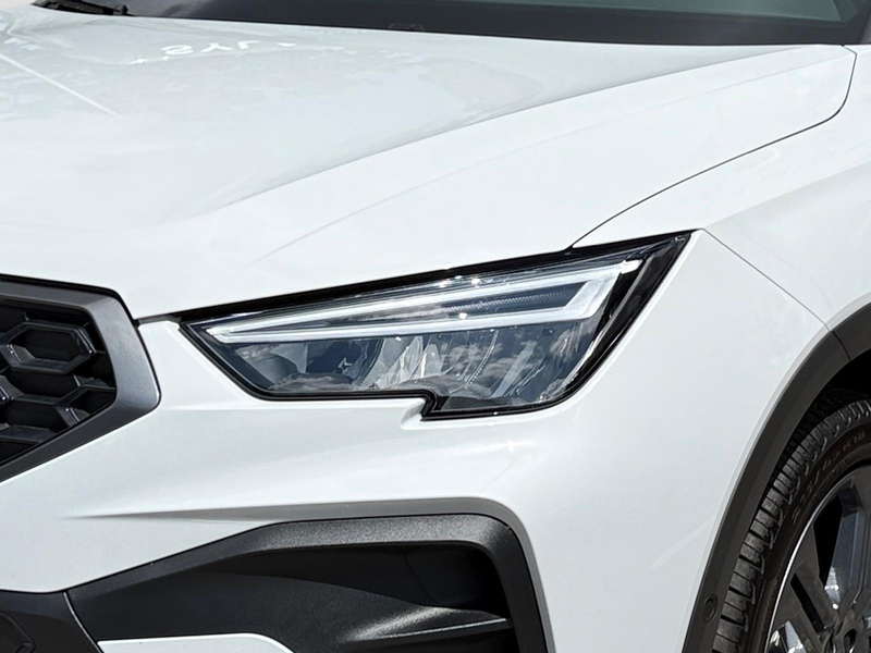 SEAT Arona 1.0 TSI DSG FR NAVI ACC LED SHZ Kamera — photo 2