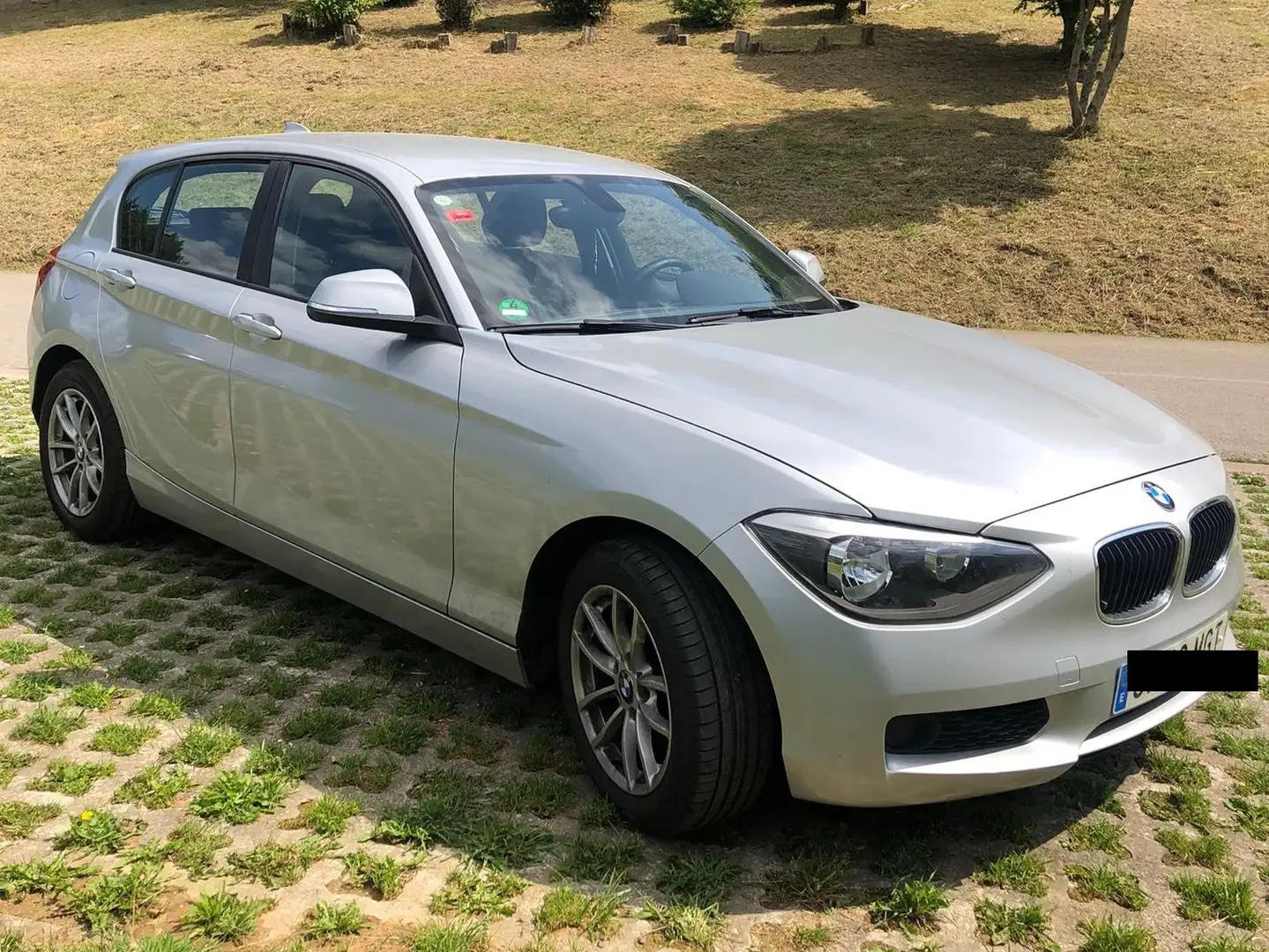 BMW 118 118d Plateado - 1