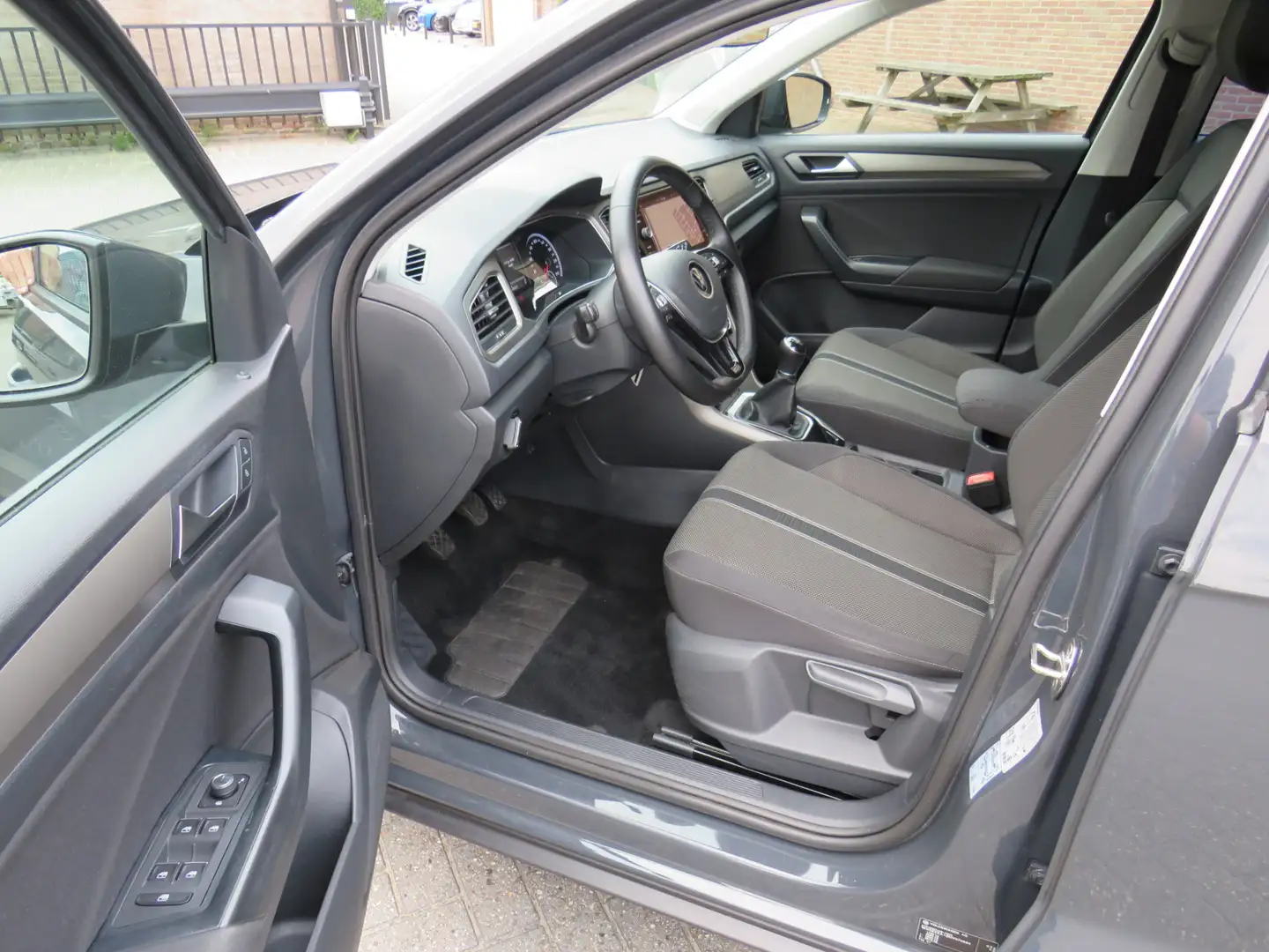 Volkswagen T-Roc 1.0 TSI 110Pk Style * Rijklaarprijs incl. garantie Gris - 2