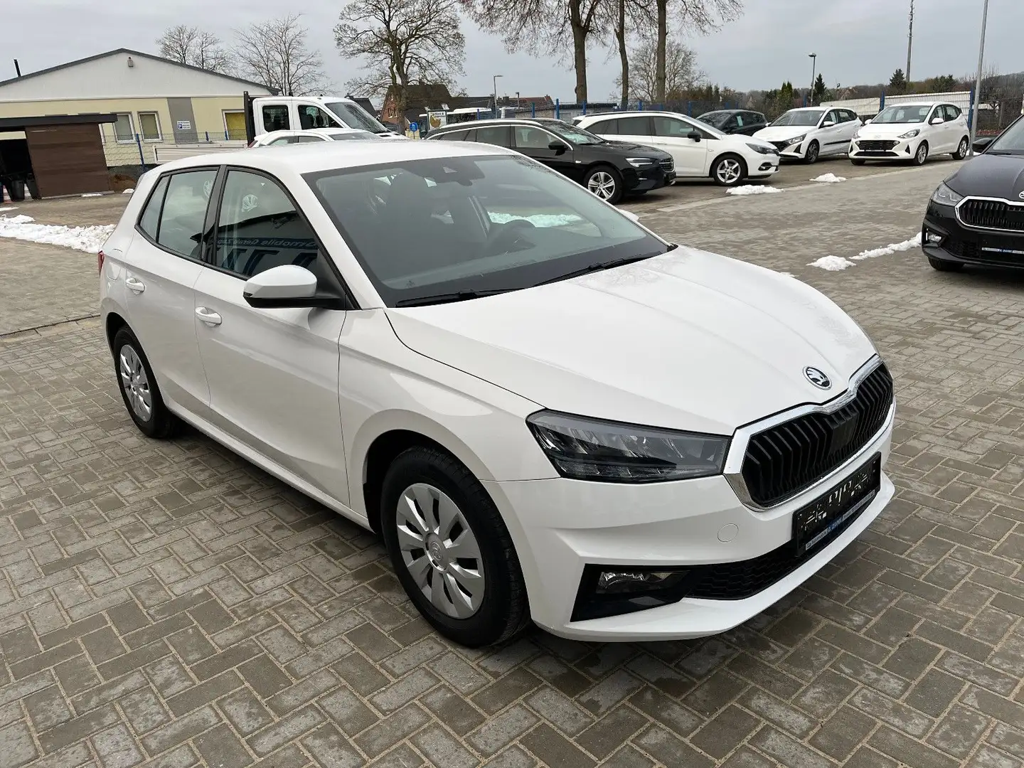 Skoda Fabia 1,0*Selection*Navi/1.Hd./SH/PDC/LED Weiß - 2