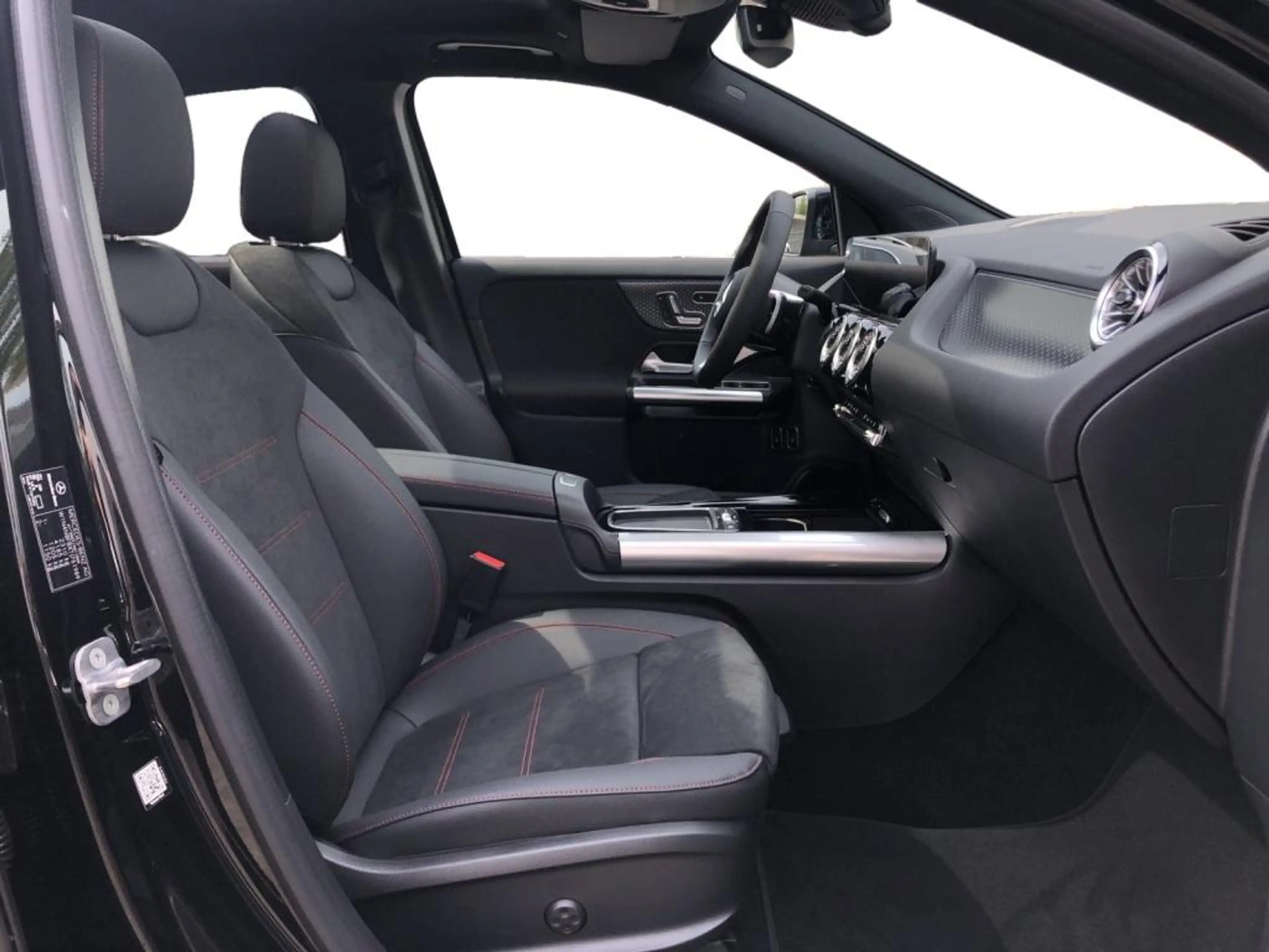 Mercedes-Benz GLA 250 e AMG+ILS+MBUX+MBeam+Night+AHK+Pano+SHD — photo 5