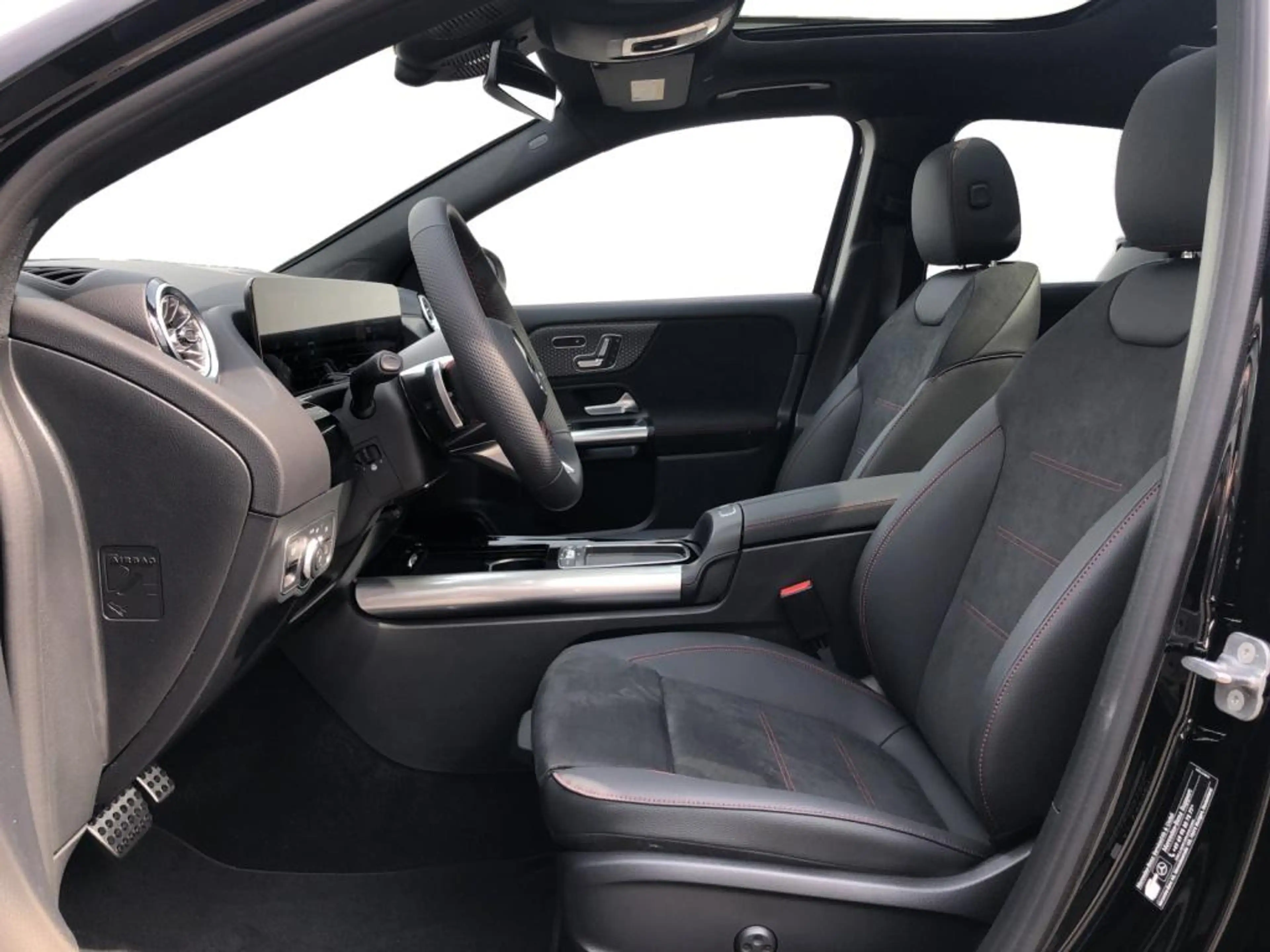 Mercedes-Benz GLA 250 e AMG+ILS+MBUX+MBeam+Night+AHK+Pano+SHD — photo 7