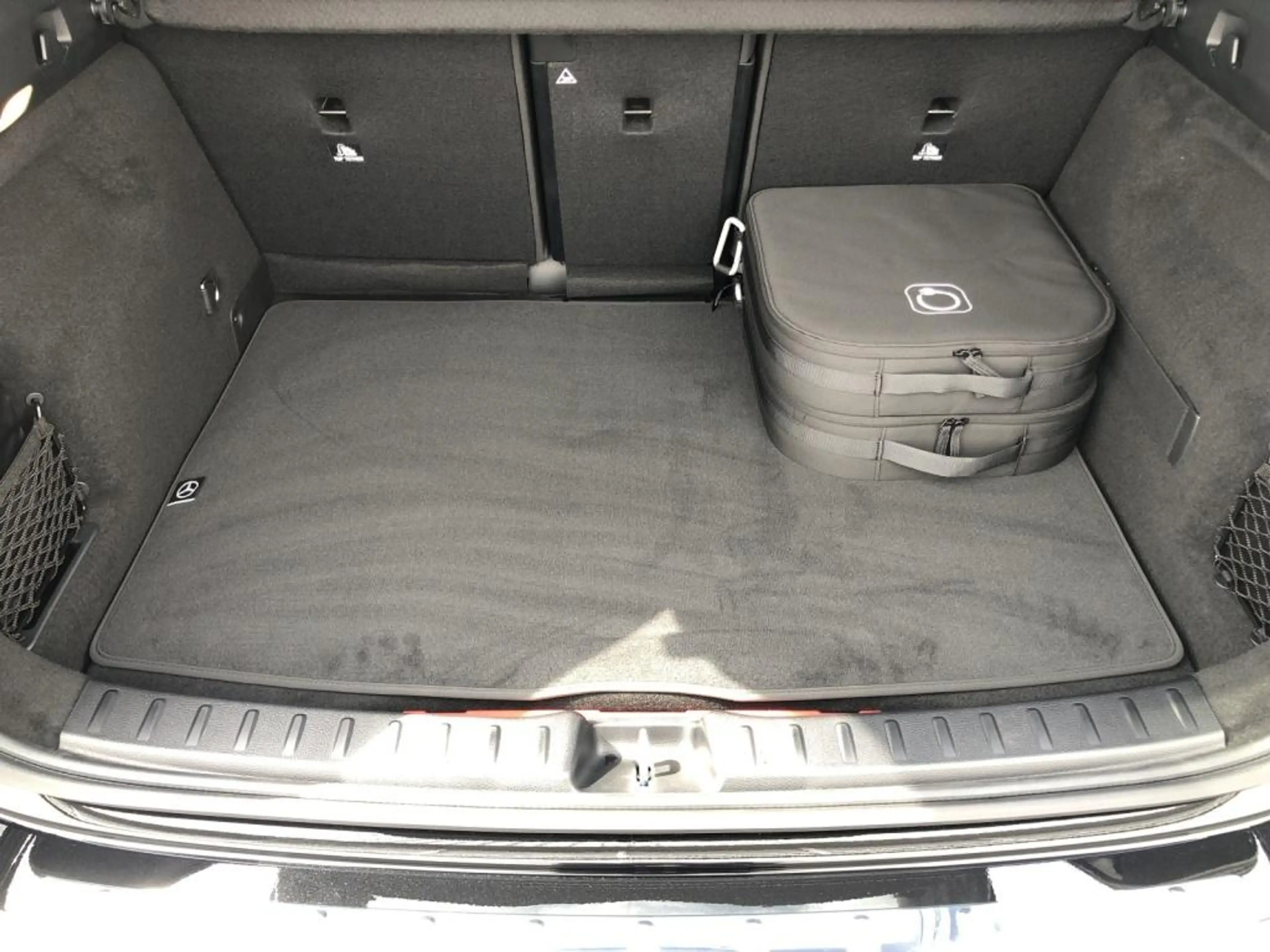 Mercedes-Benz GLA 250 e AMG+ILS+MBUX+MBeam+Night+AHK+Pano+SHD — photo 14