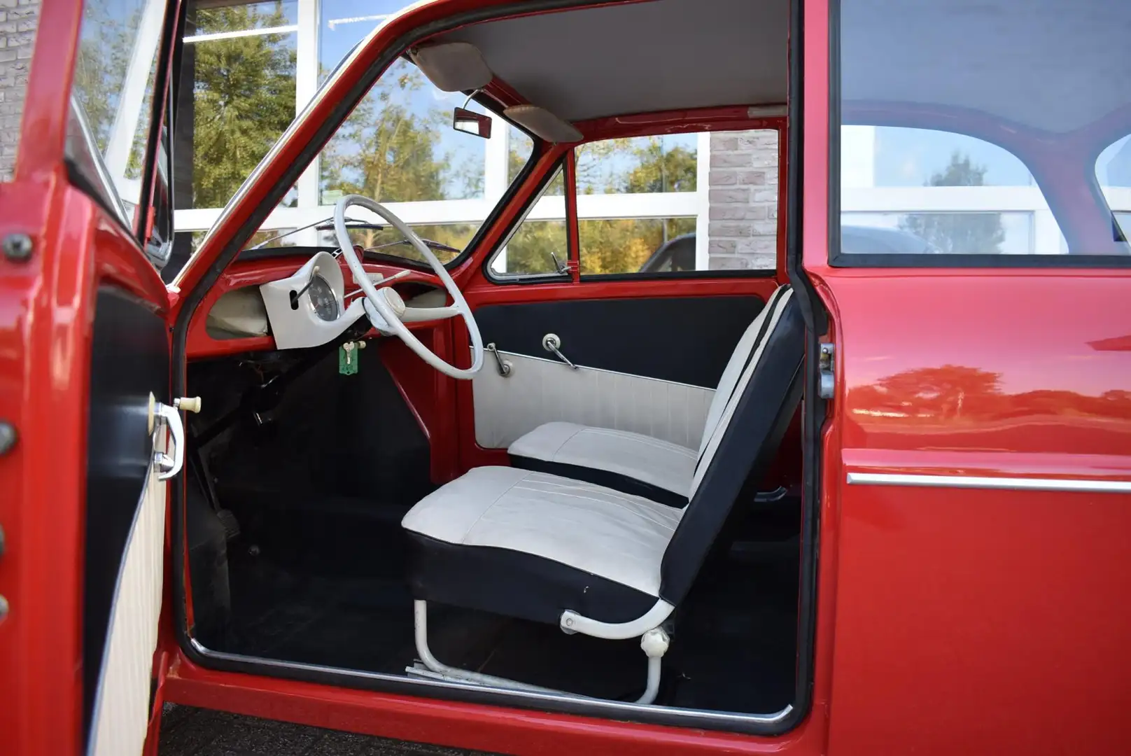 Oldtimer Daf 600 Variomatic de Luxe Nieuwstaat two-tone Rouge - 2