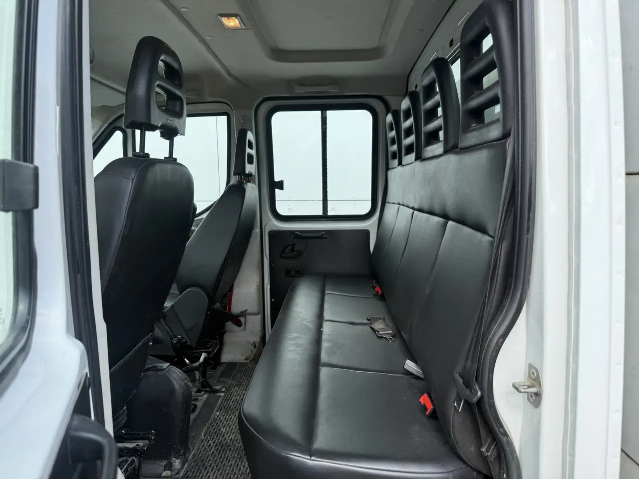 Iveco Daily 2022 — фото 8