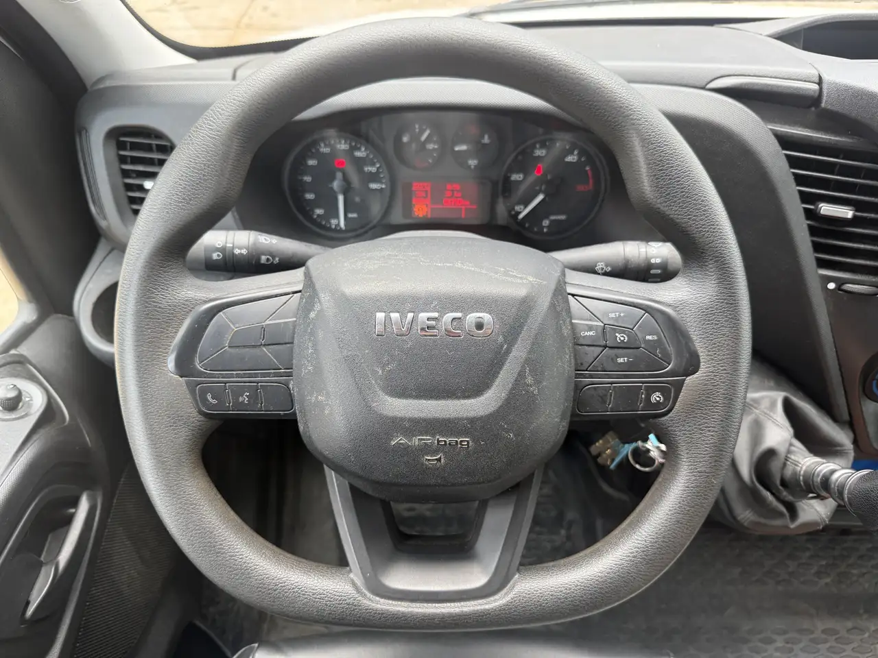 Iveco Daily 2022 — фото 19