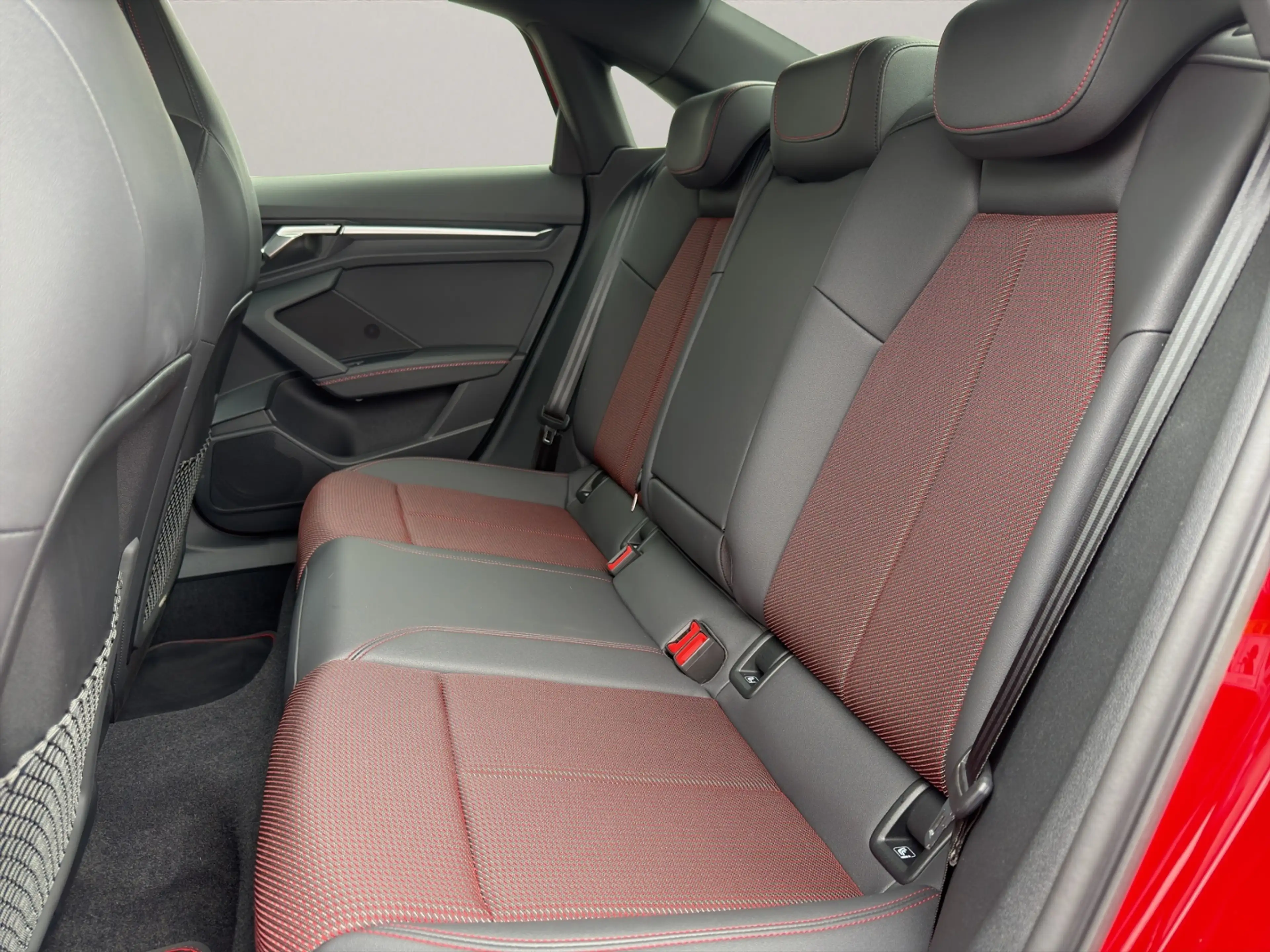 Audi S3 Limousine 2.0 TFSI quattro *RFK SHZ* — photo 10