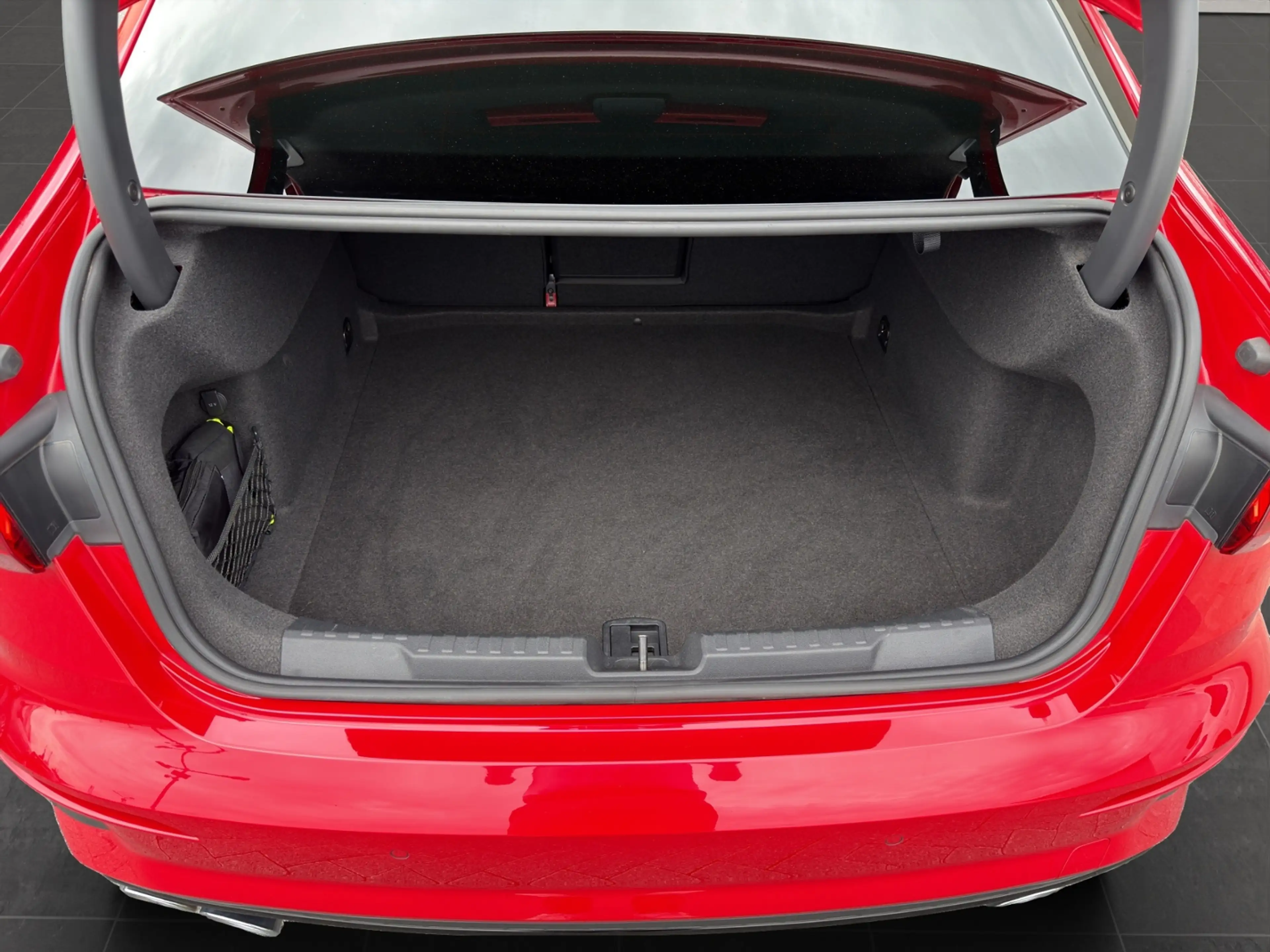 Audi S3 Limousine 2.0 TFSI quattro *RFK SHZ* — photo 9