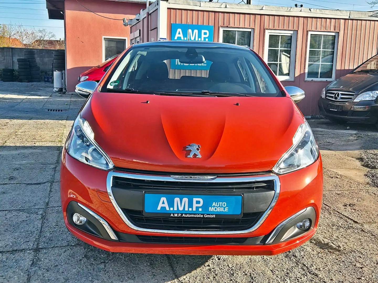 Peugeot 208 1.2, GARANTIE, 1.HAND, PANO, Sitzhzg, PDC, Orange - 2