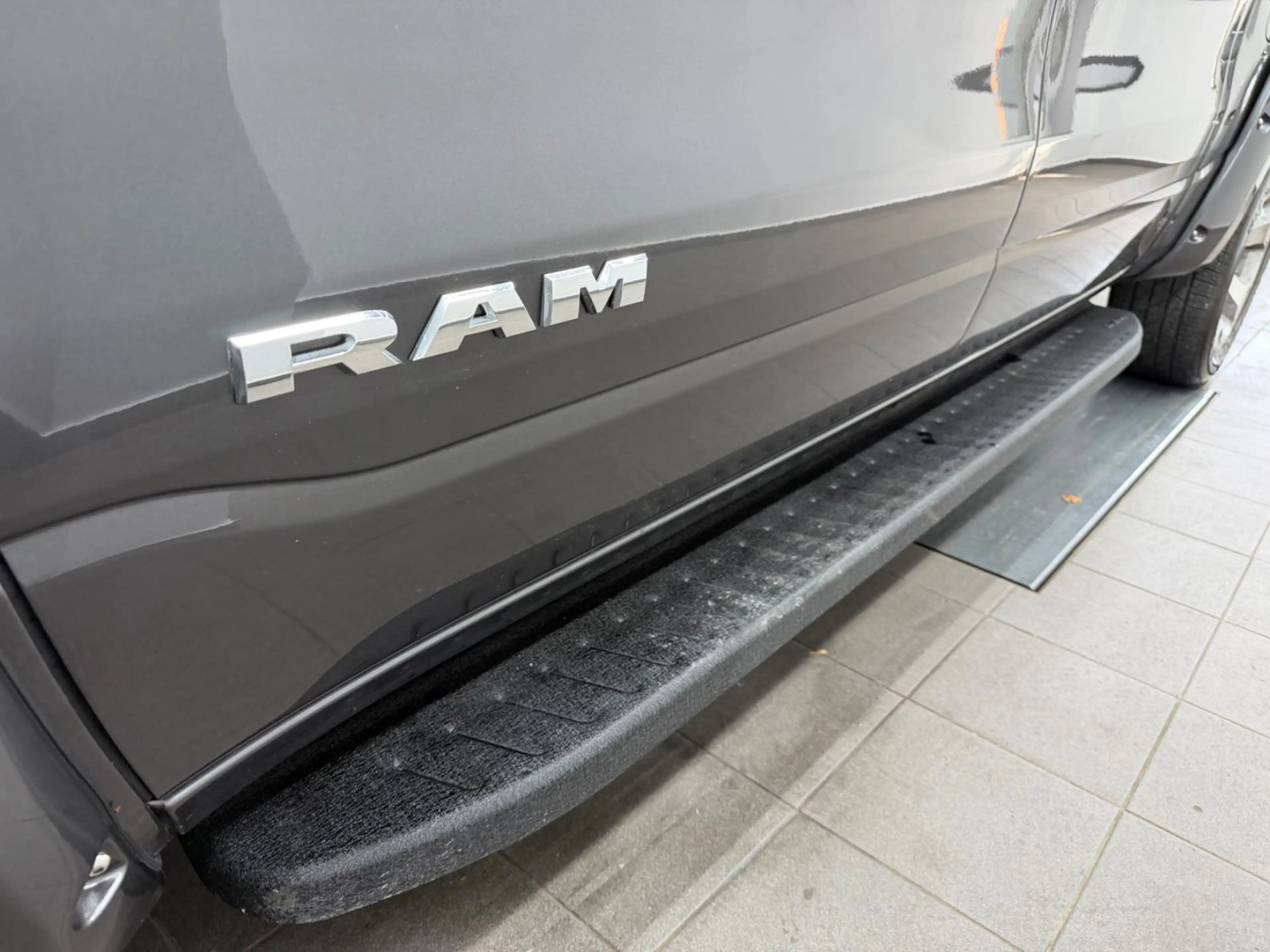 Dodge RAM 1500 5.7 4X4 eTORQUE*Bigho*CrewC*LKW/AHK-3.5 — photo 12