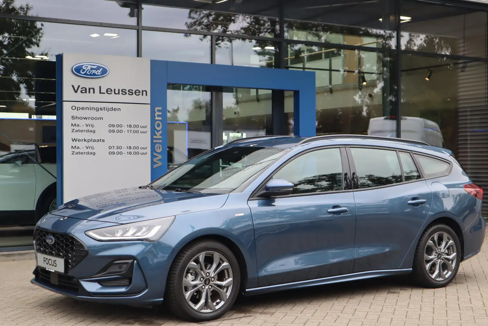 Ford Focus Wagon 125PK HYBRID ST-LINE AUTOMAAT ANDROID/APPLE Bleu - 1