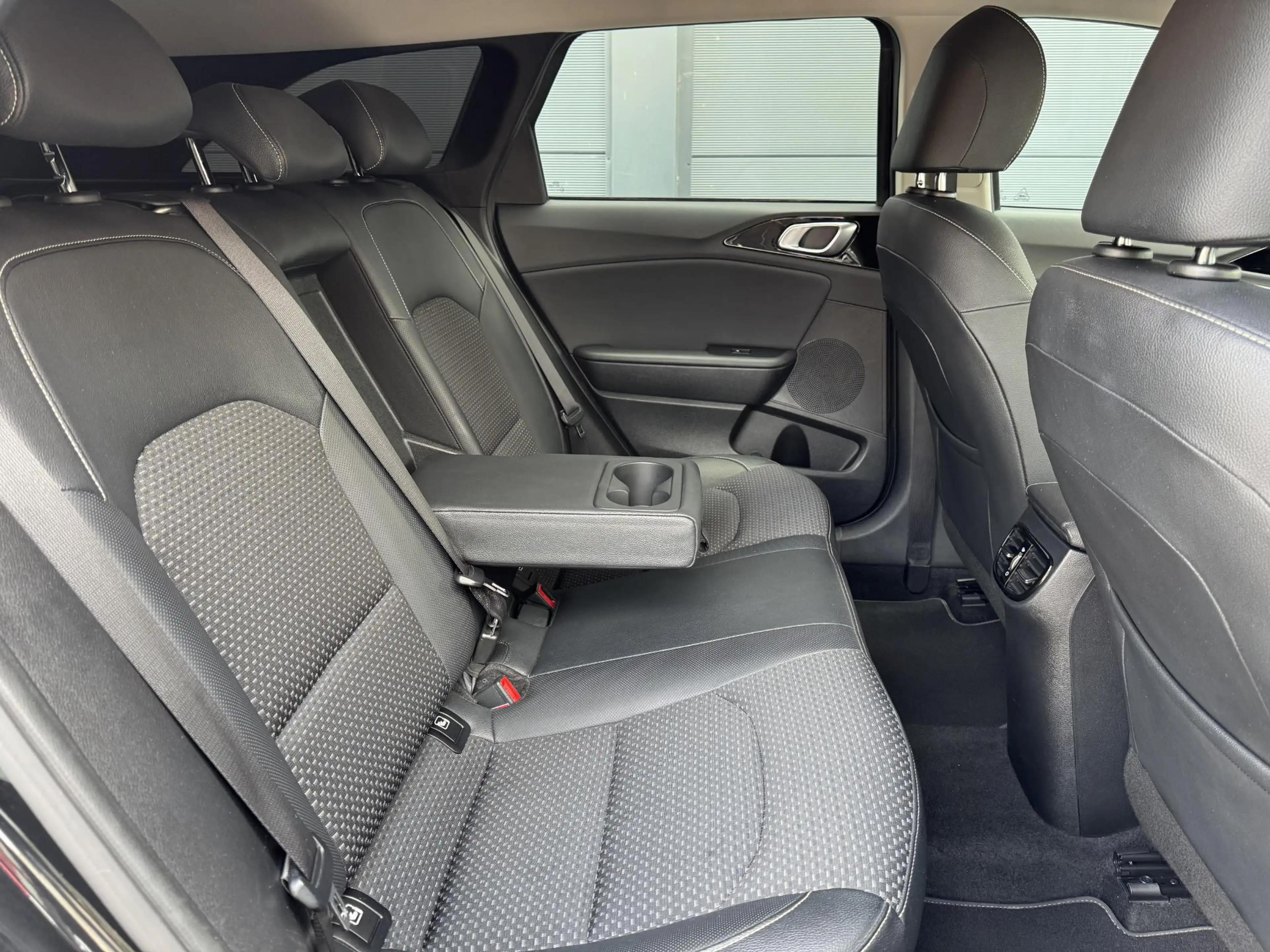 Kia Ceed SW / cee'd SW Sportswagon 1.5 T-GDi DynamicPlusLine / 100% Onder — photo 19